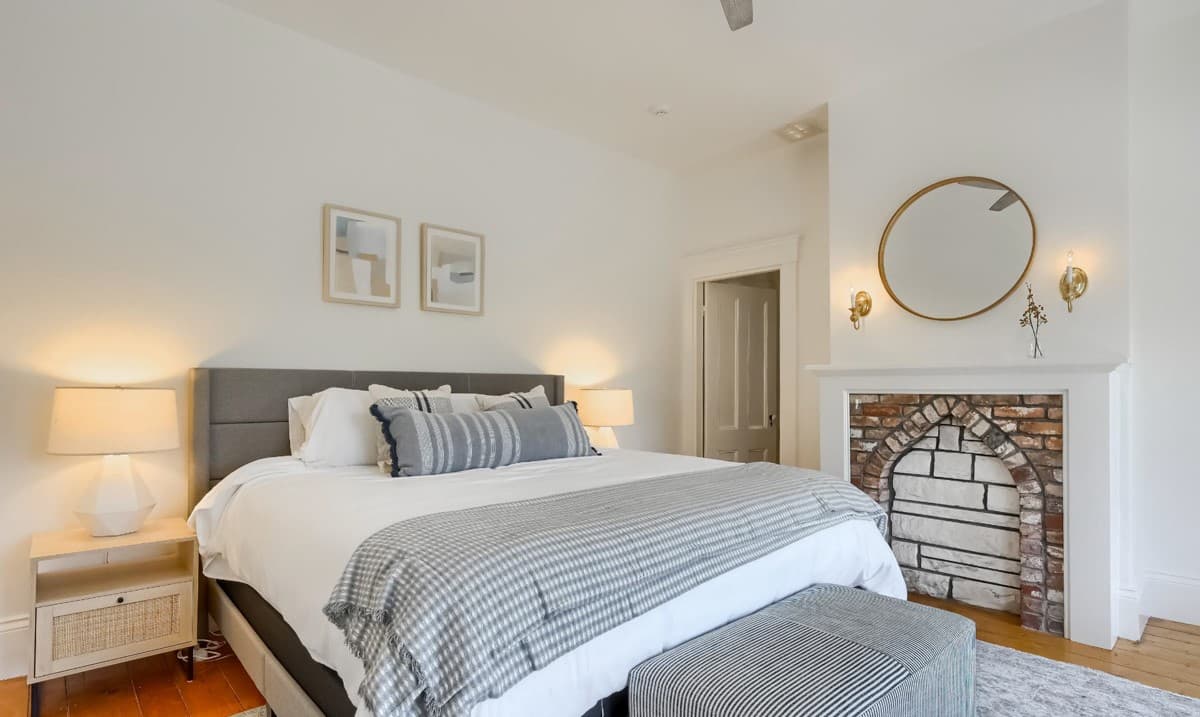 Captain Doane House - Image 24