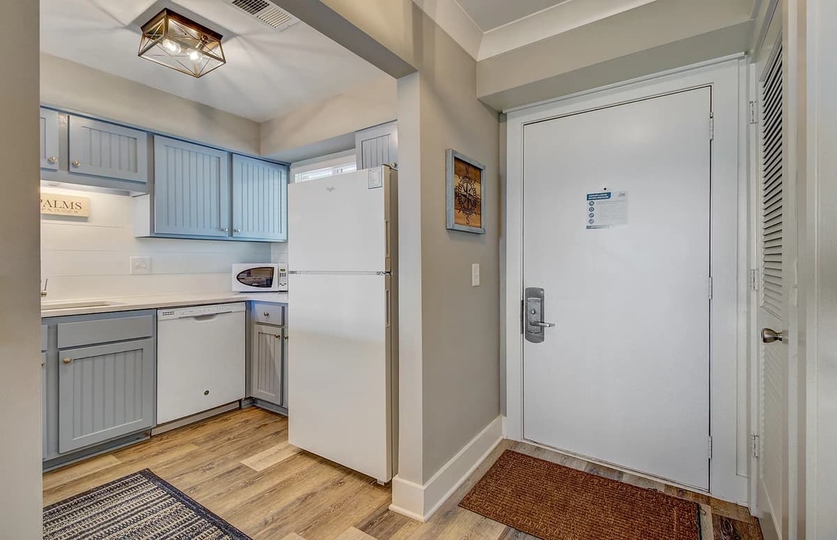 Mariners Walk #11B - Image 13