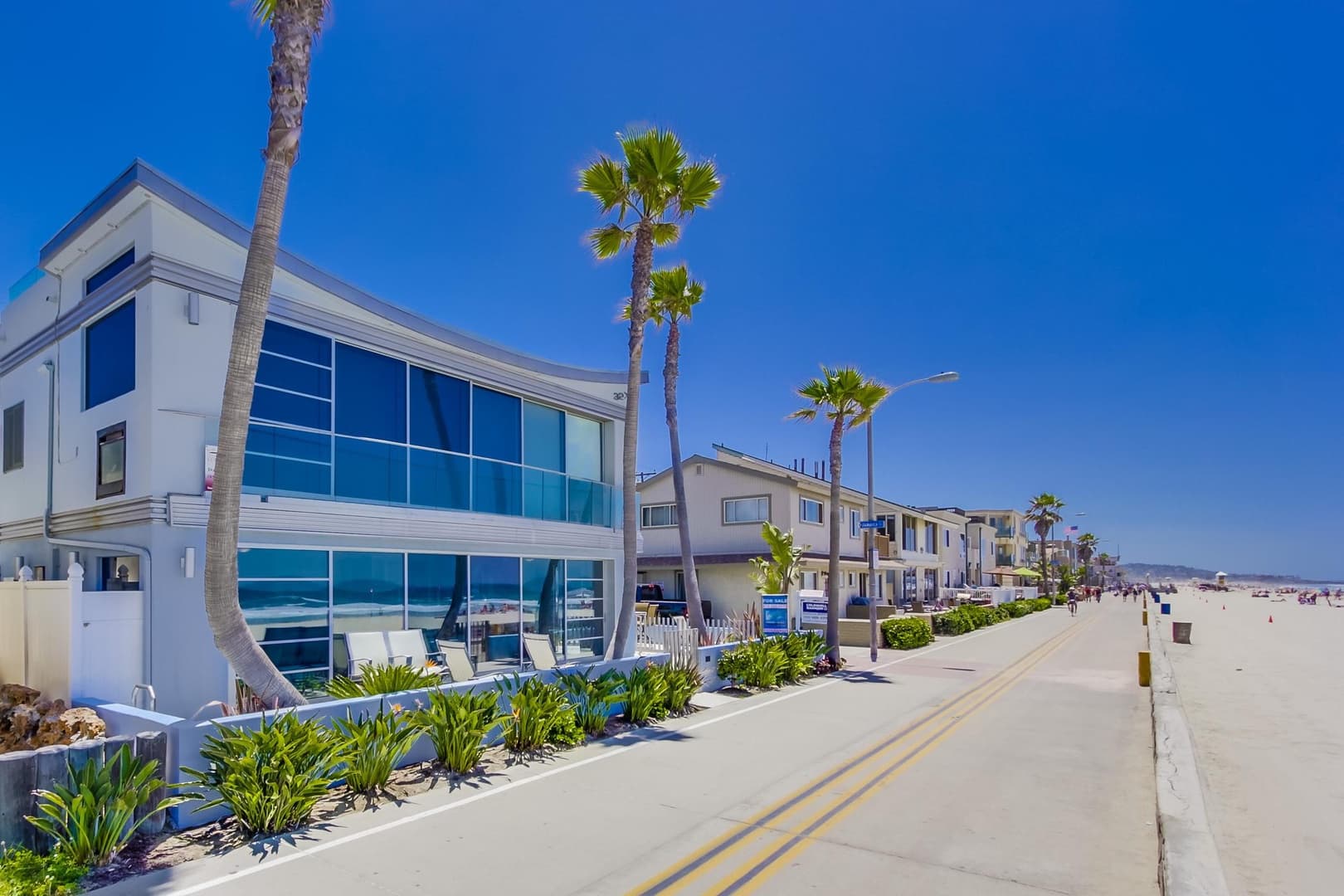 Liquid Blue Home - Image 30