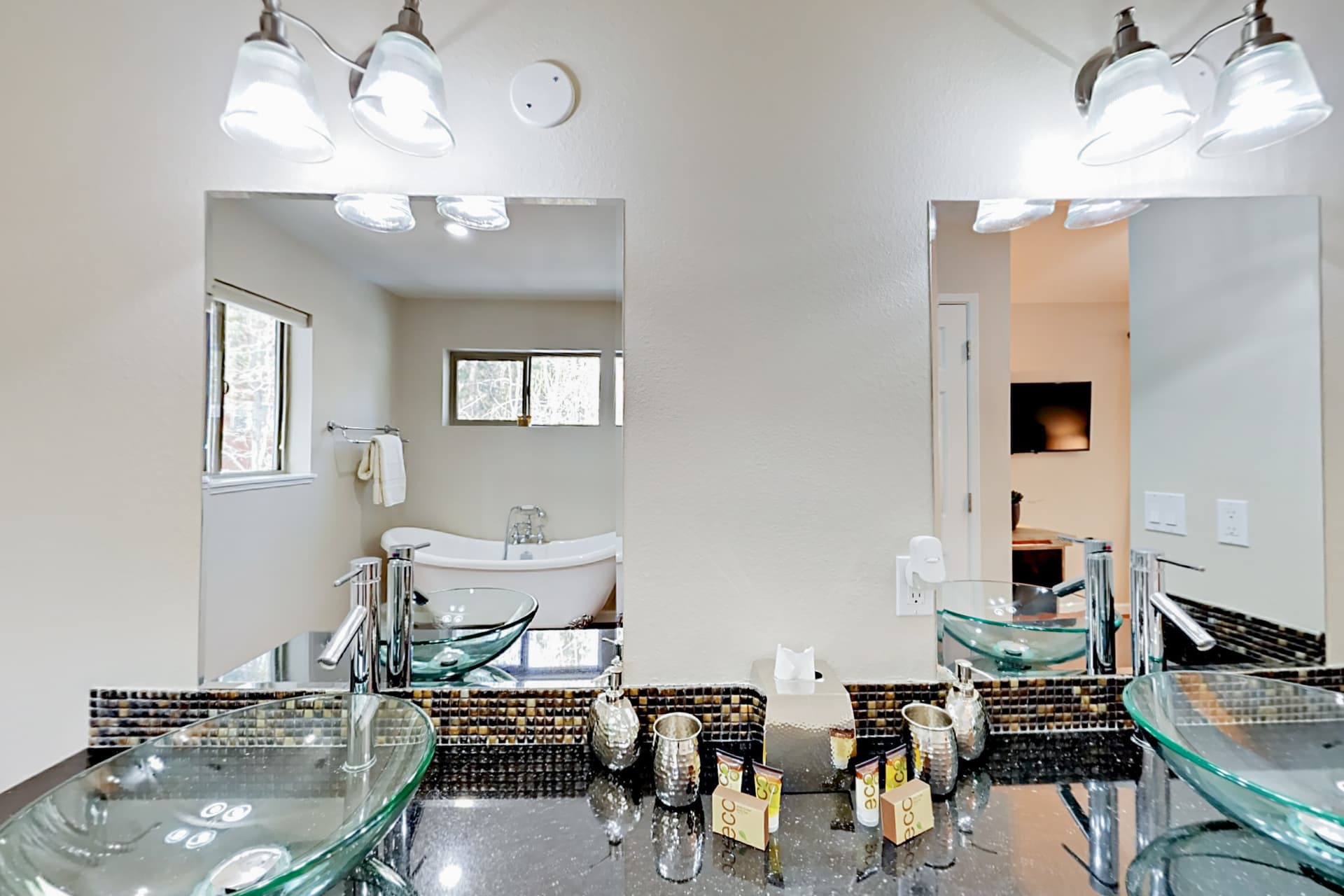 Cellador Charms Home - Image 12