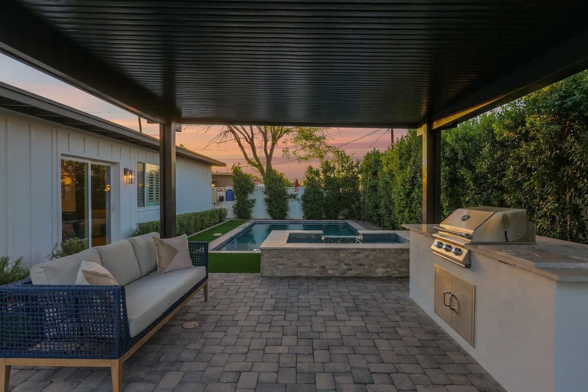 Old Town Scottsdale Retreat - Image 10