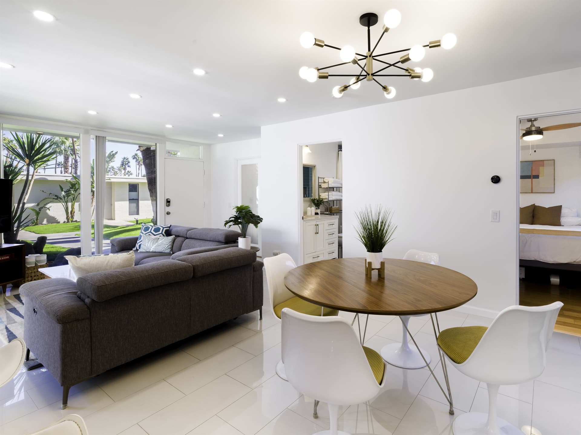 Bamboo Bungalow - Image 8