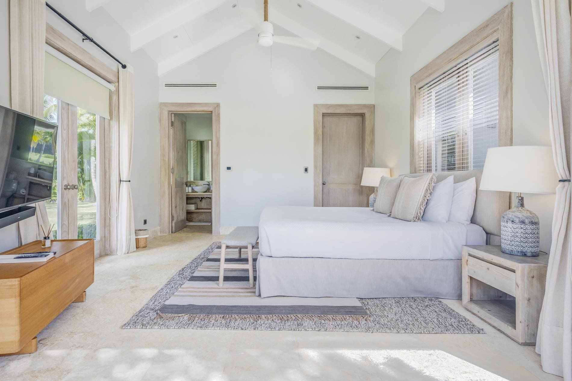 Royale Estate - Image 31