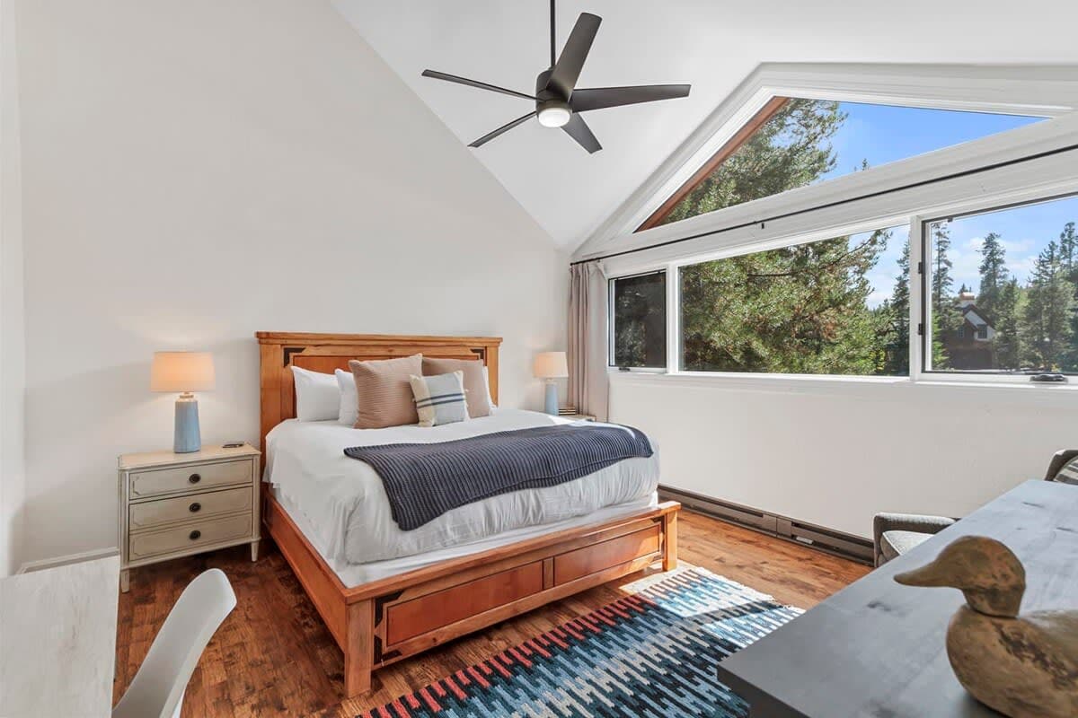 Peak Eight Mountain Escape - Image 11