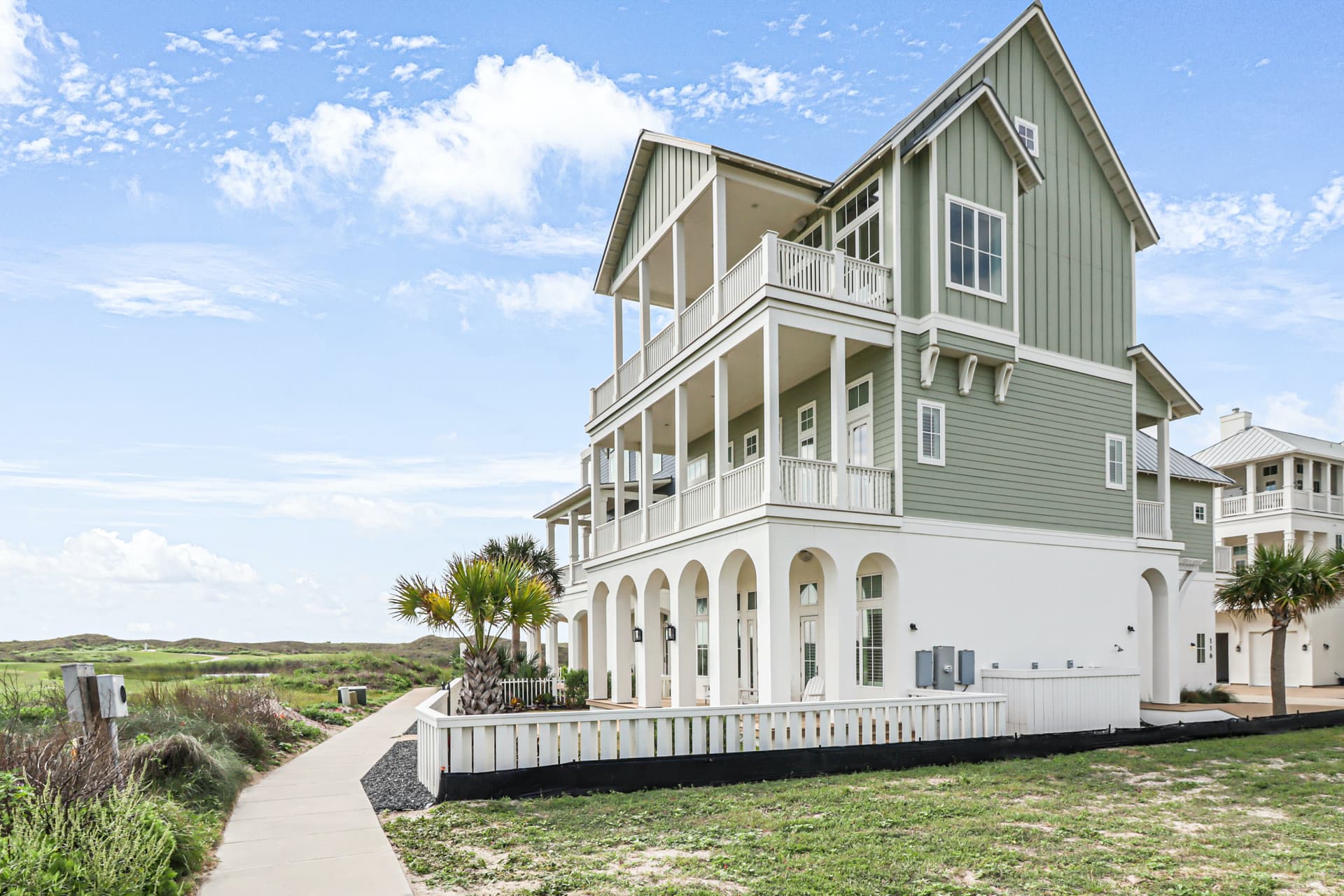 Pelican's Perch - Image 38