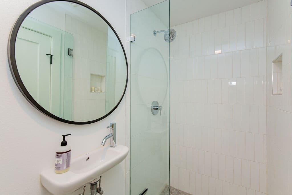 Westlake Hills Designer House - Image 32