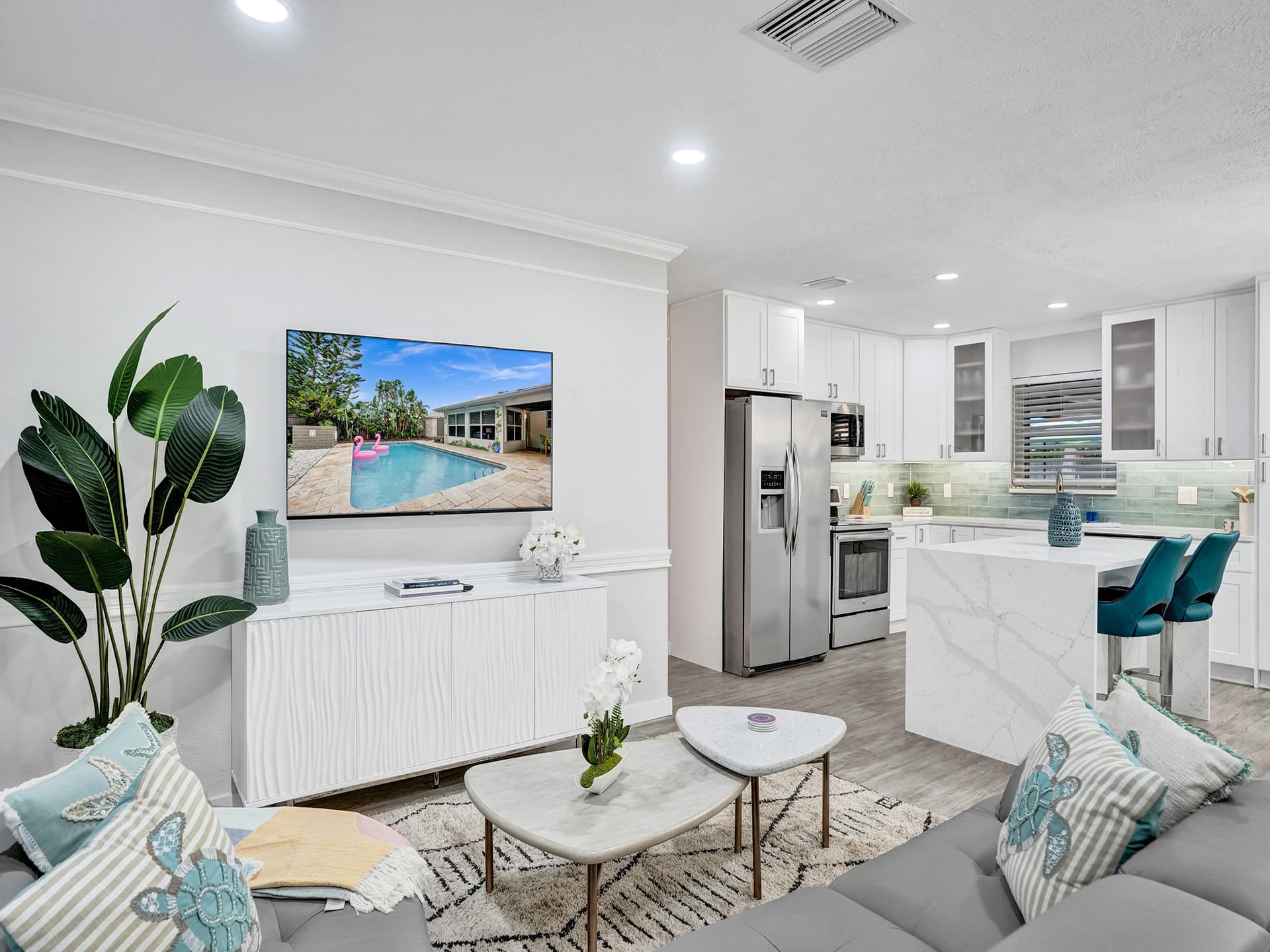 Marbella Sunlit Escape - Image 7