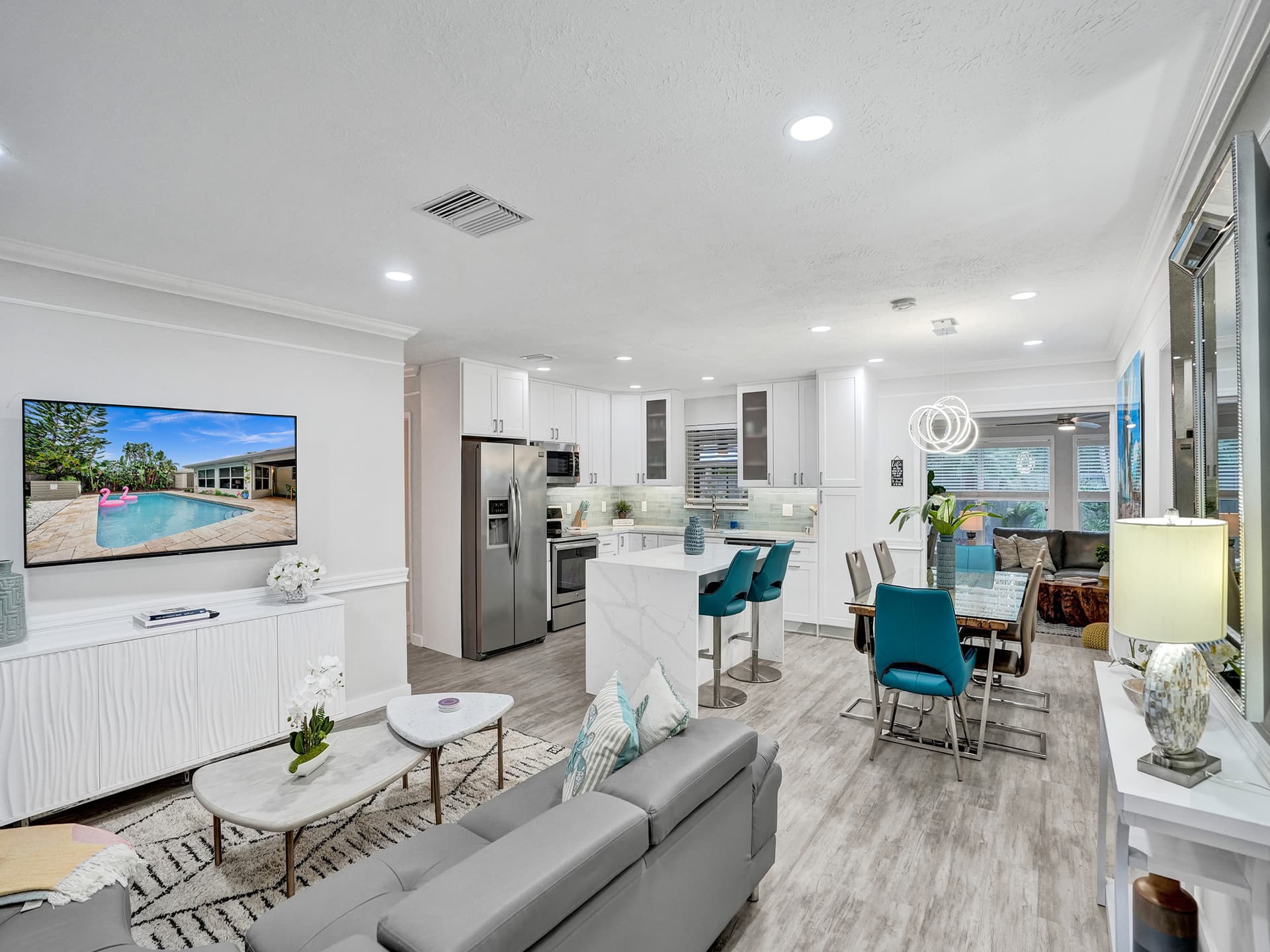 Marbella Sunlit Escape - Image 10