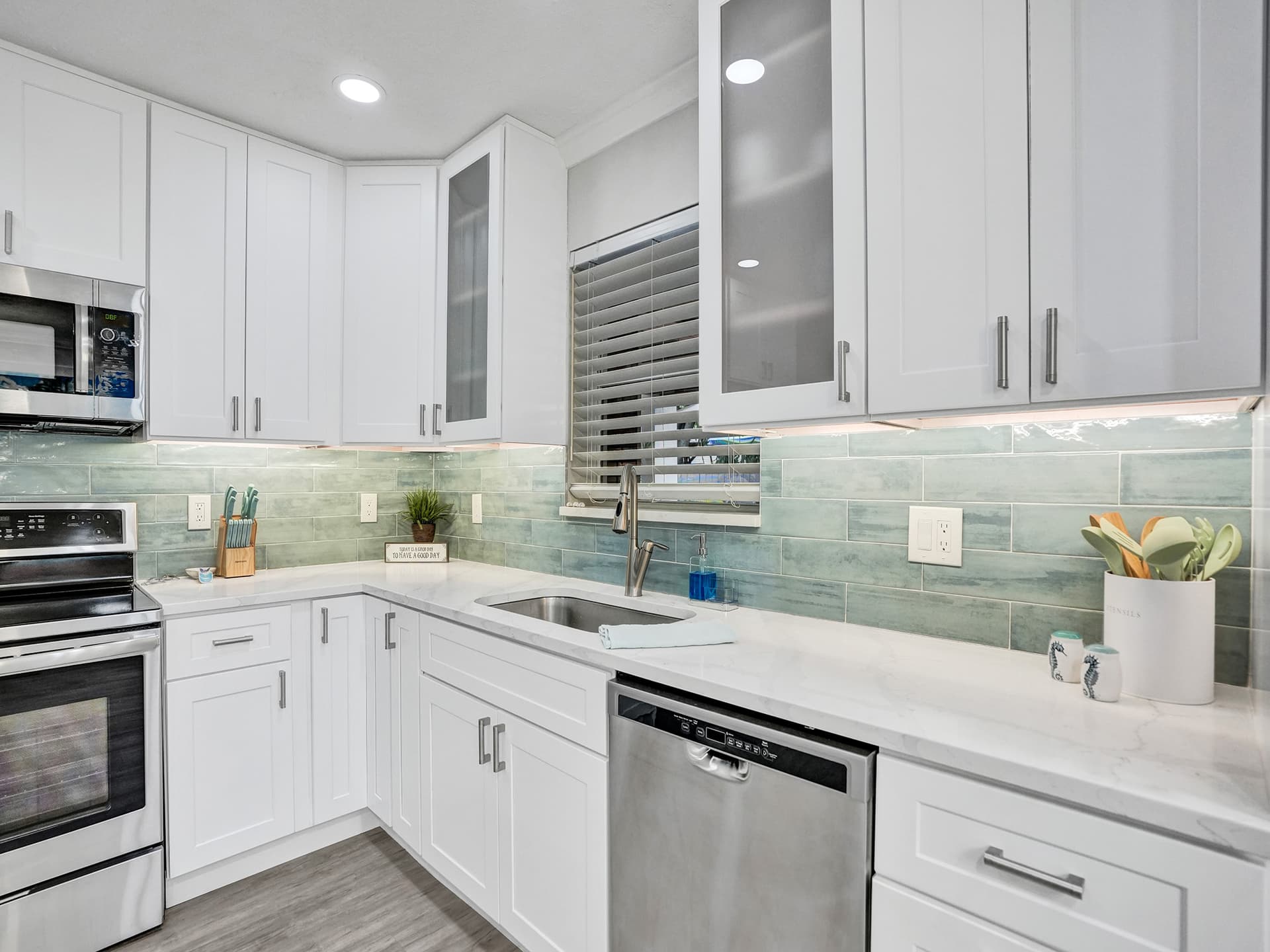 Marbella Sunlit Escape - Image 15