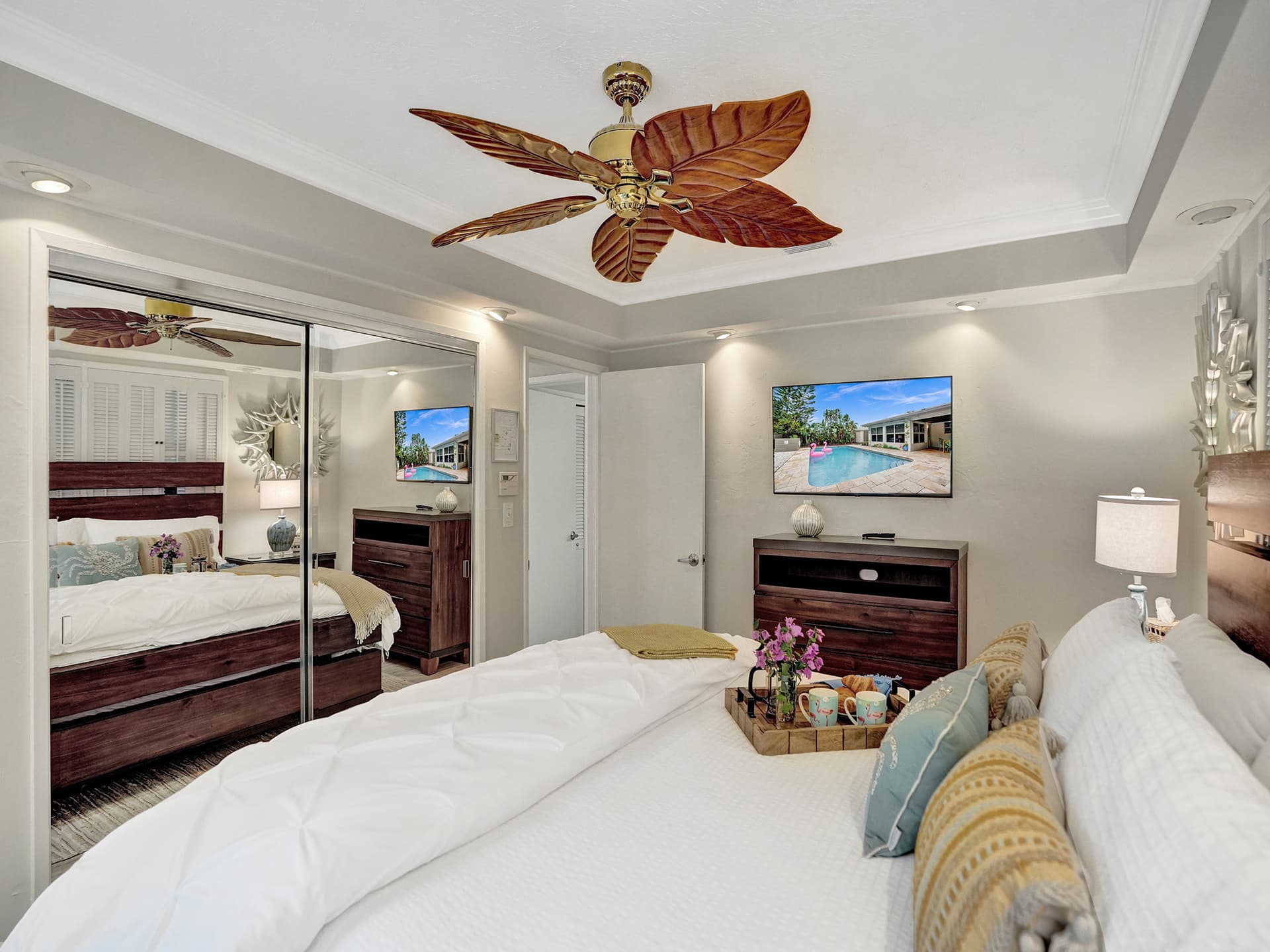 Marbella Sunlit Escape - Image 31