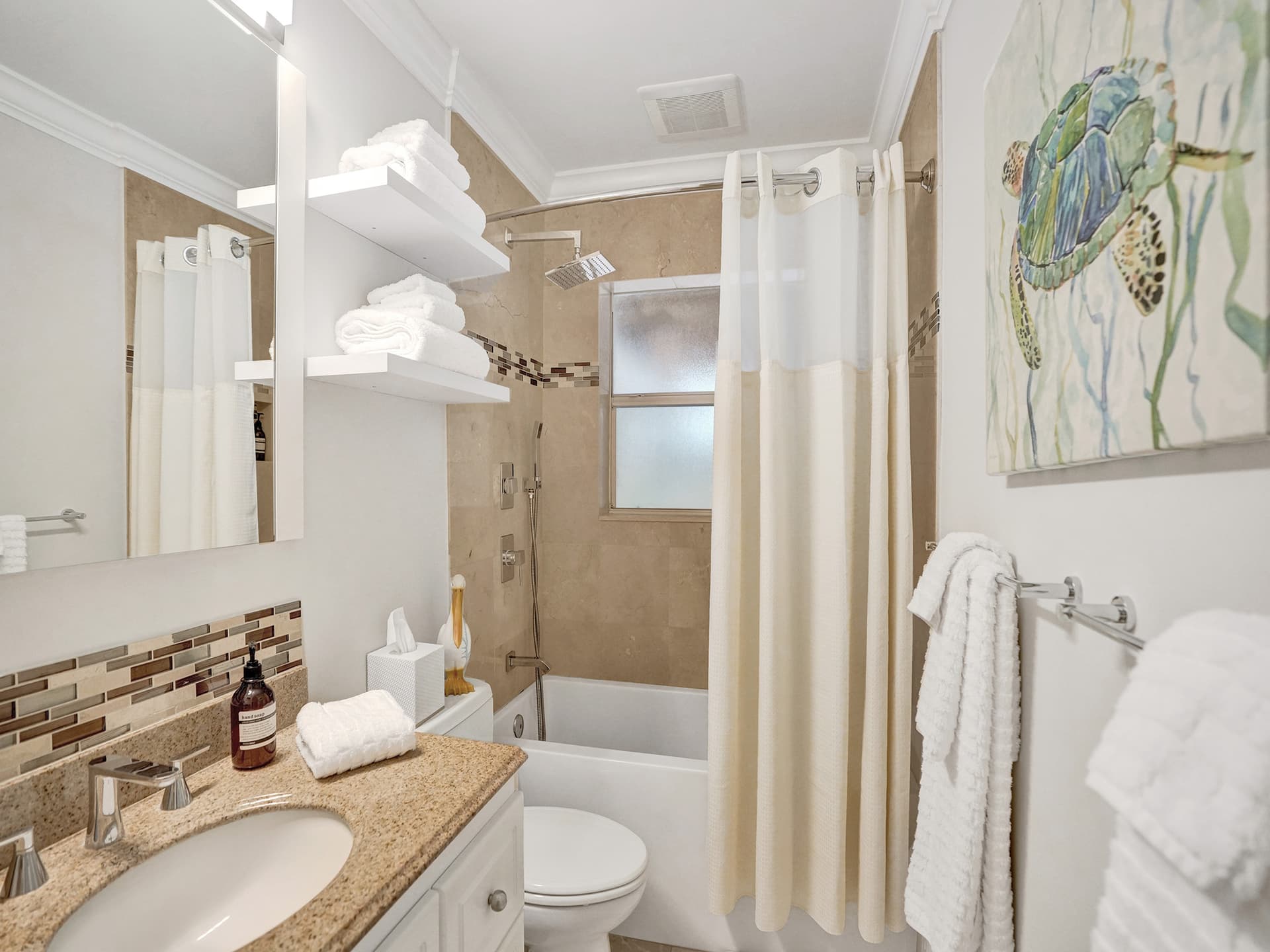 Marbella Sunlit Escape - Image 38