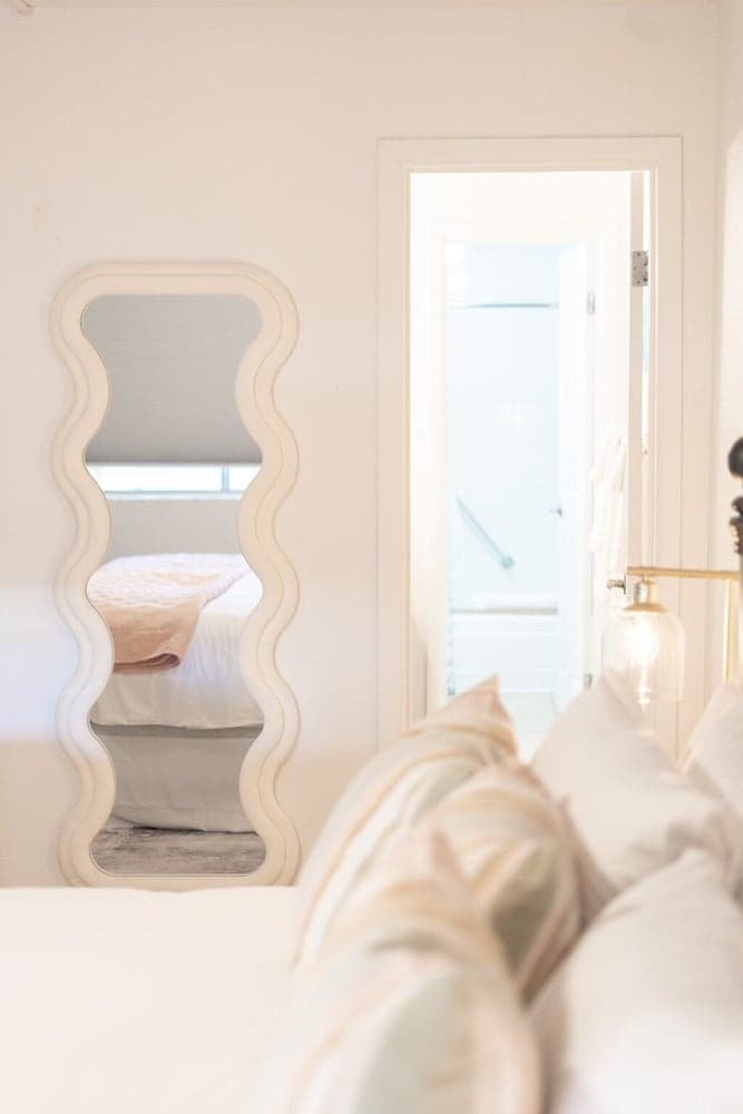 Maya Motel - Image 20