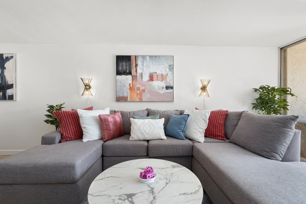 Maya Motel - Image 2