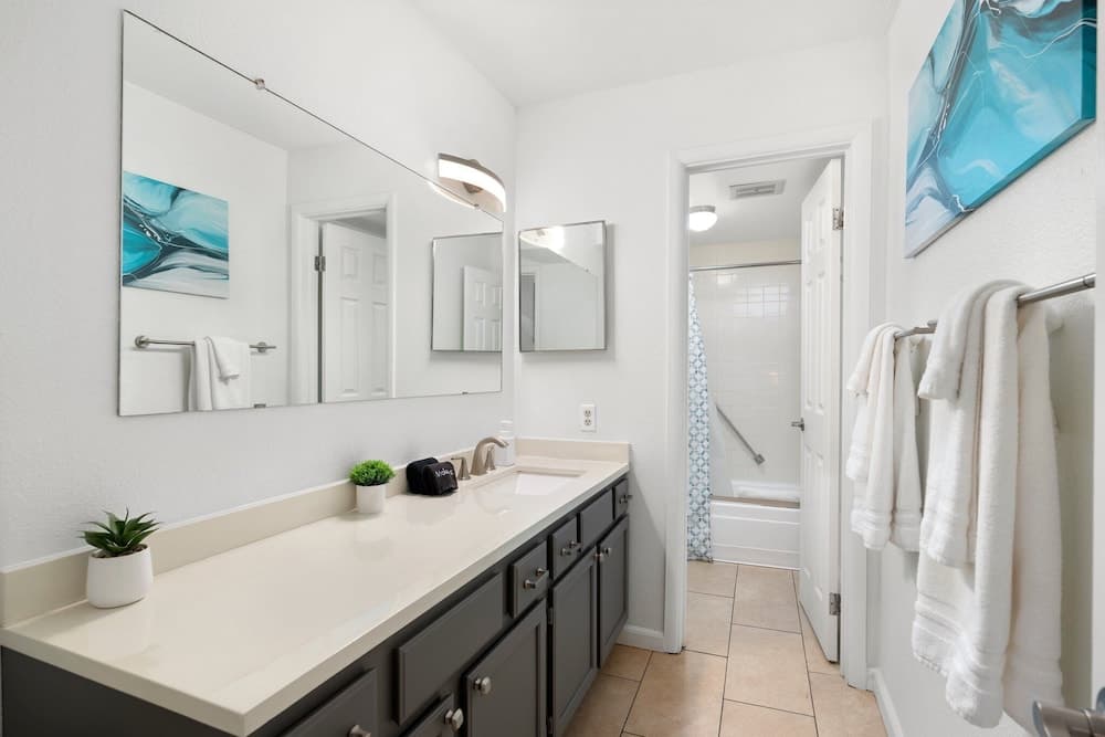 Maya Motel - Image 41