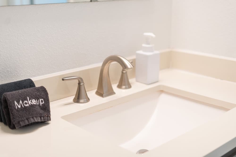 Maya Motel - Image 43