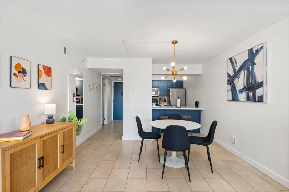 Maya Motel - Image 5