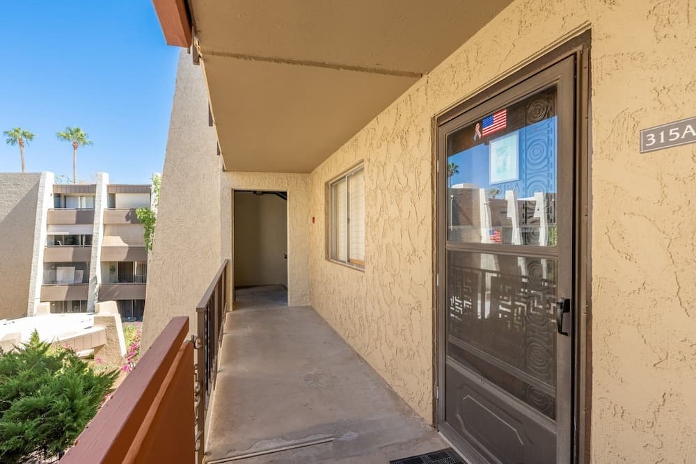 Maya Motel - Image 57