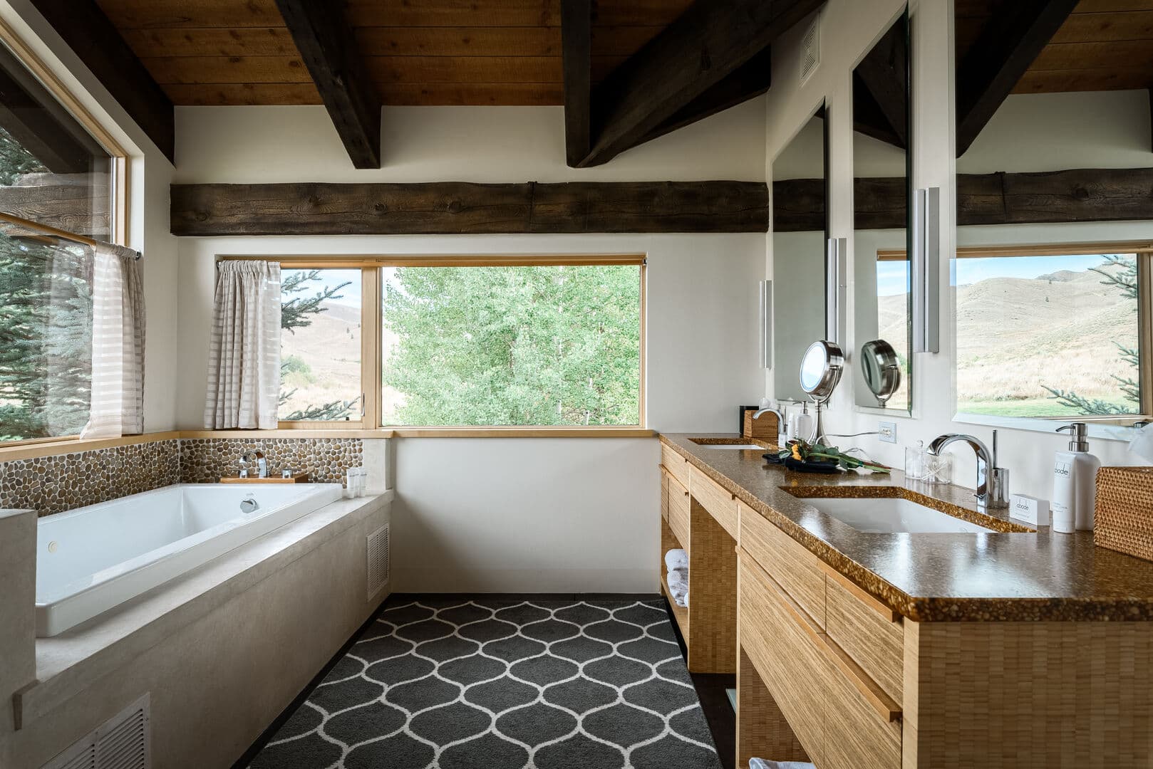 Elkhorn Estate - Image 14