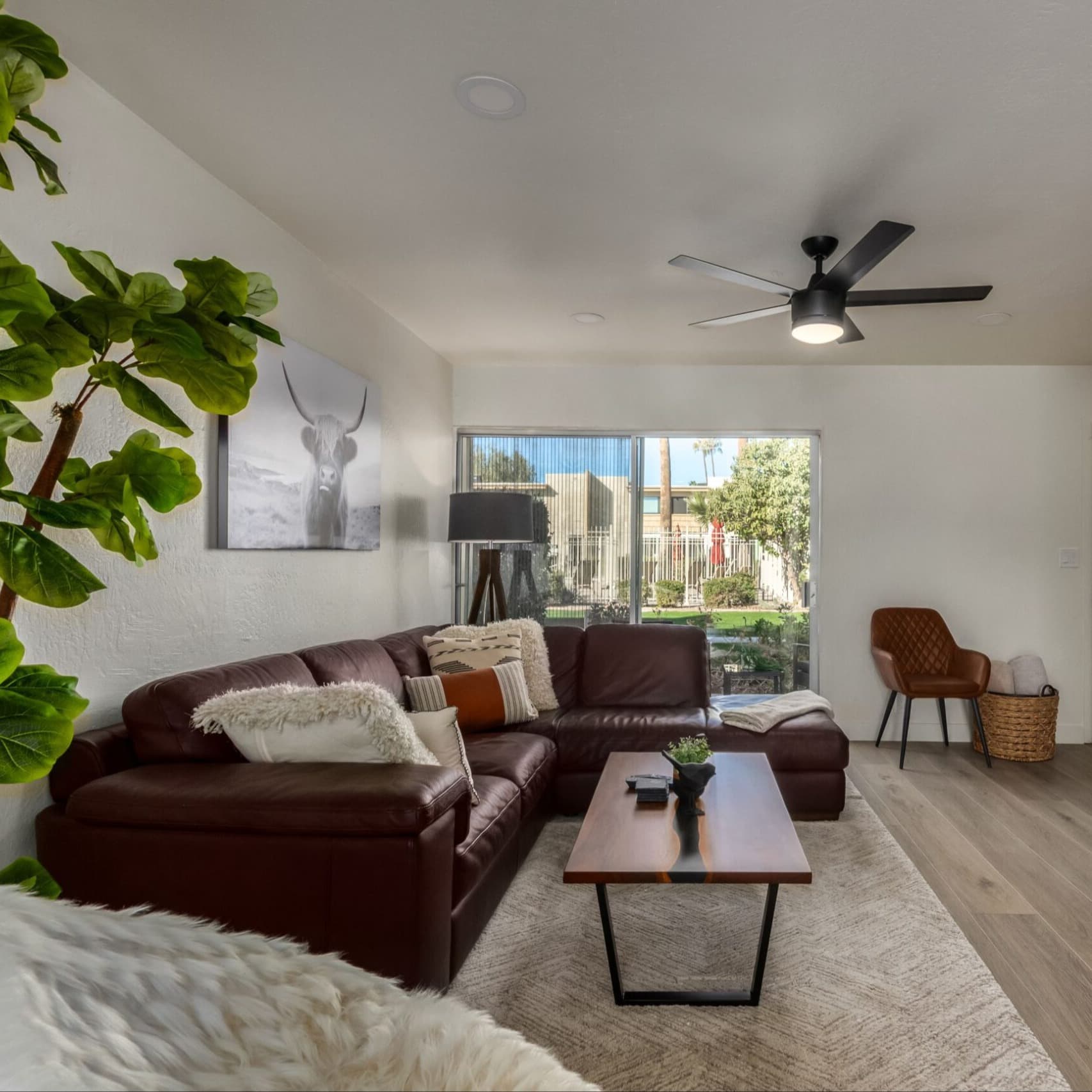 Camelback Townhouse - Image 1