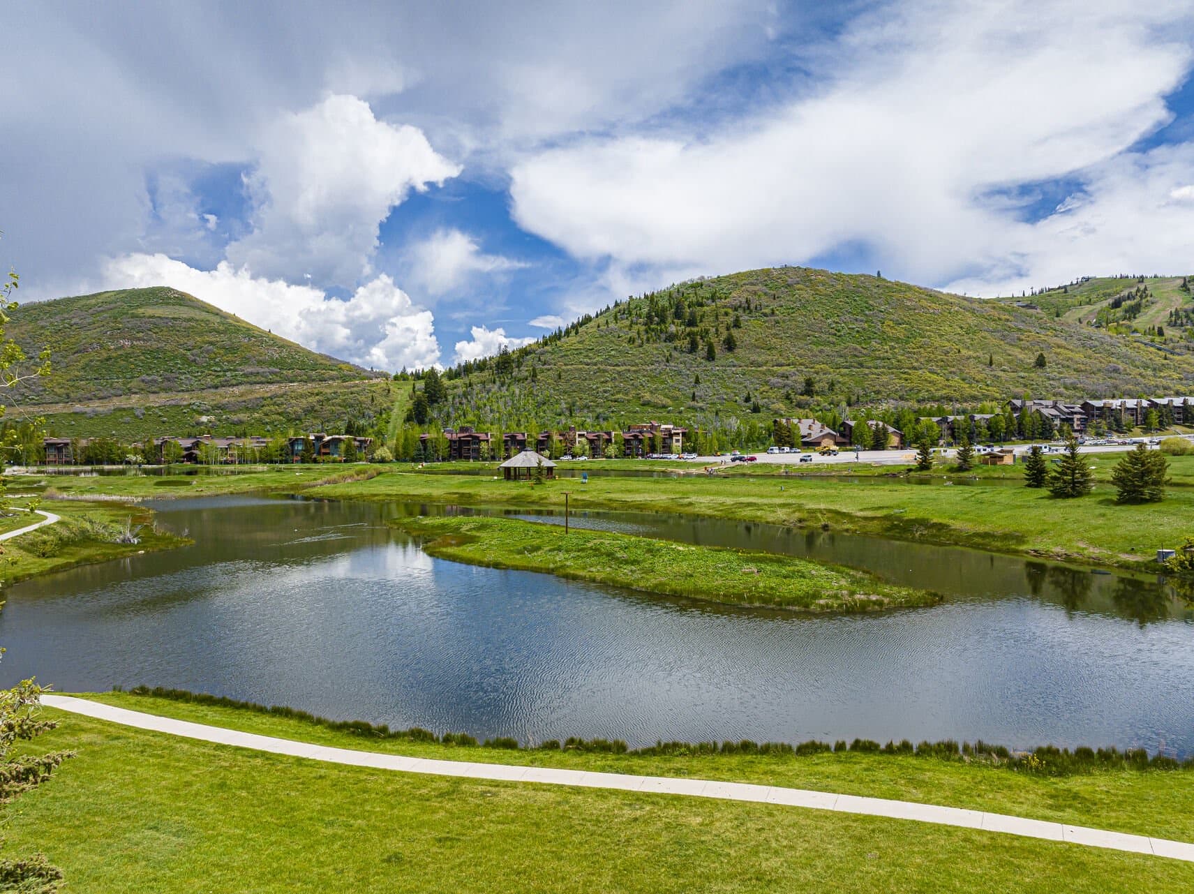 Fawngrove Woodland Escape - Image 38