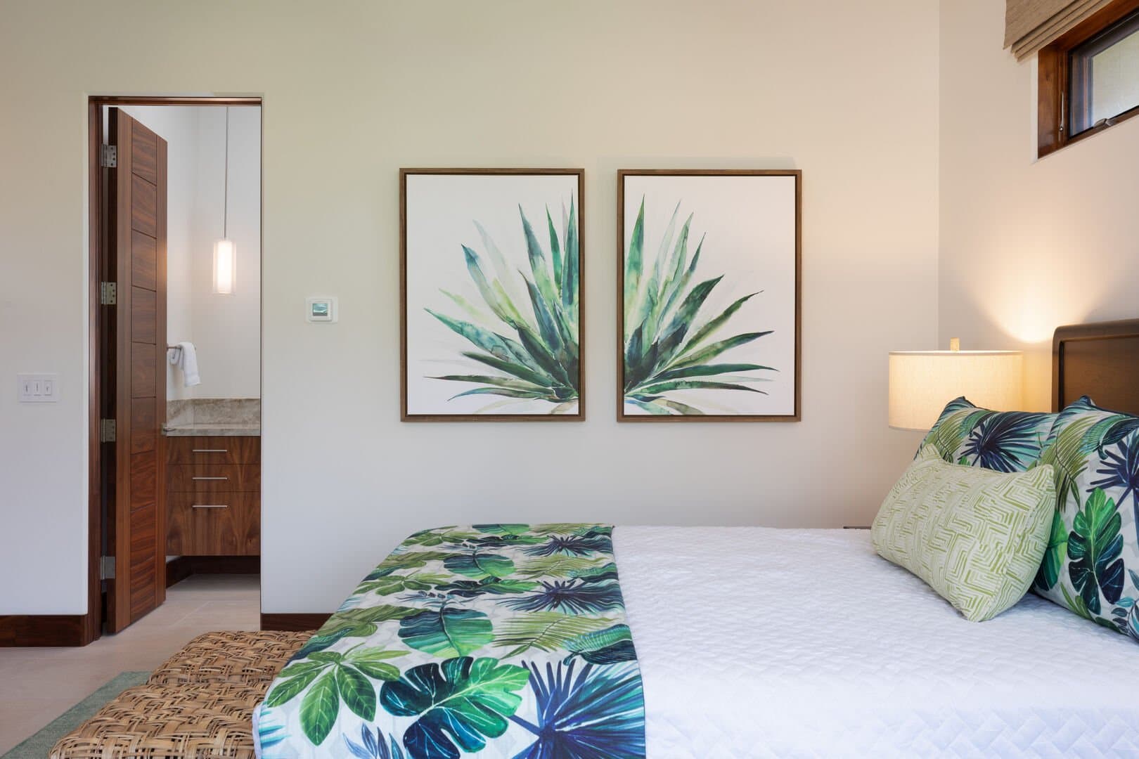 Hawaiian Elegance - Image 21