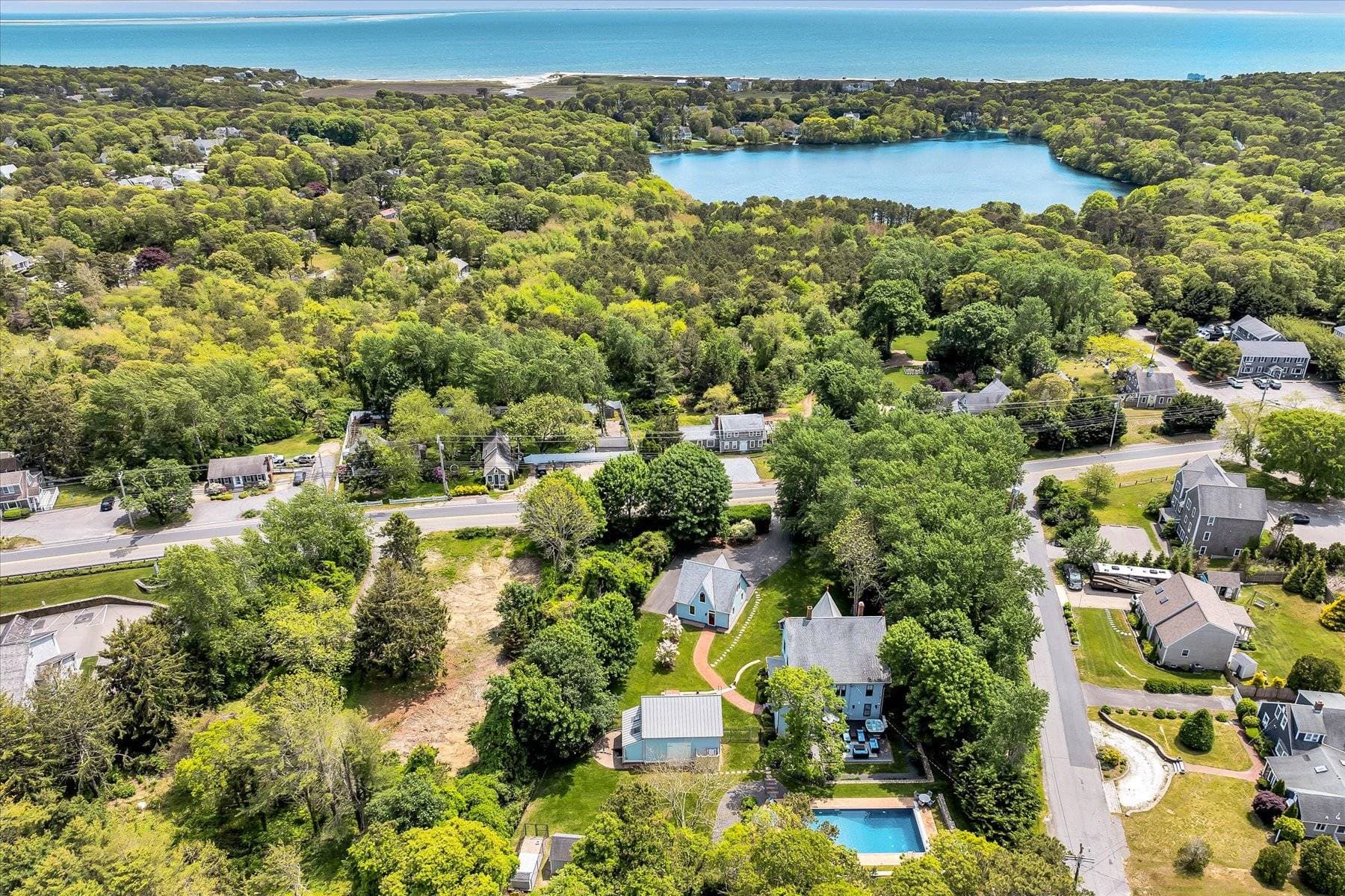 Breathtaking Harwich Retreat - Image 3