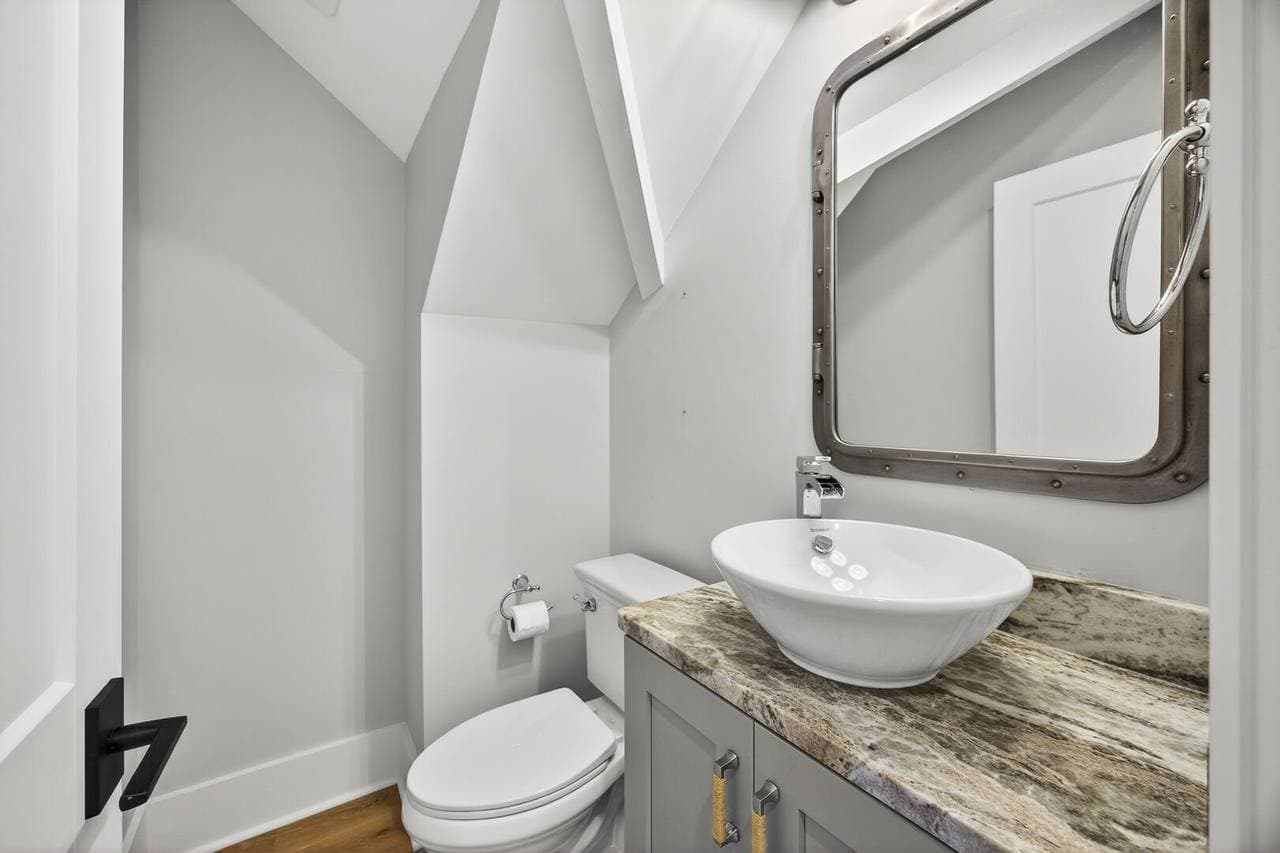 IOP Escape at 26th Avenue - Image 39