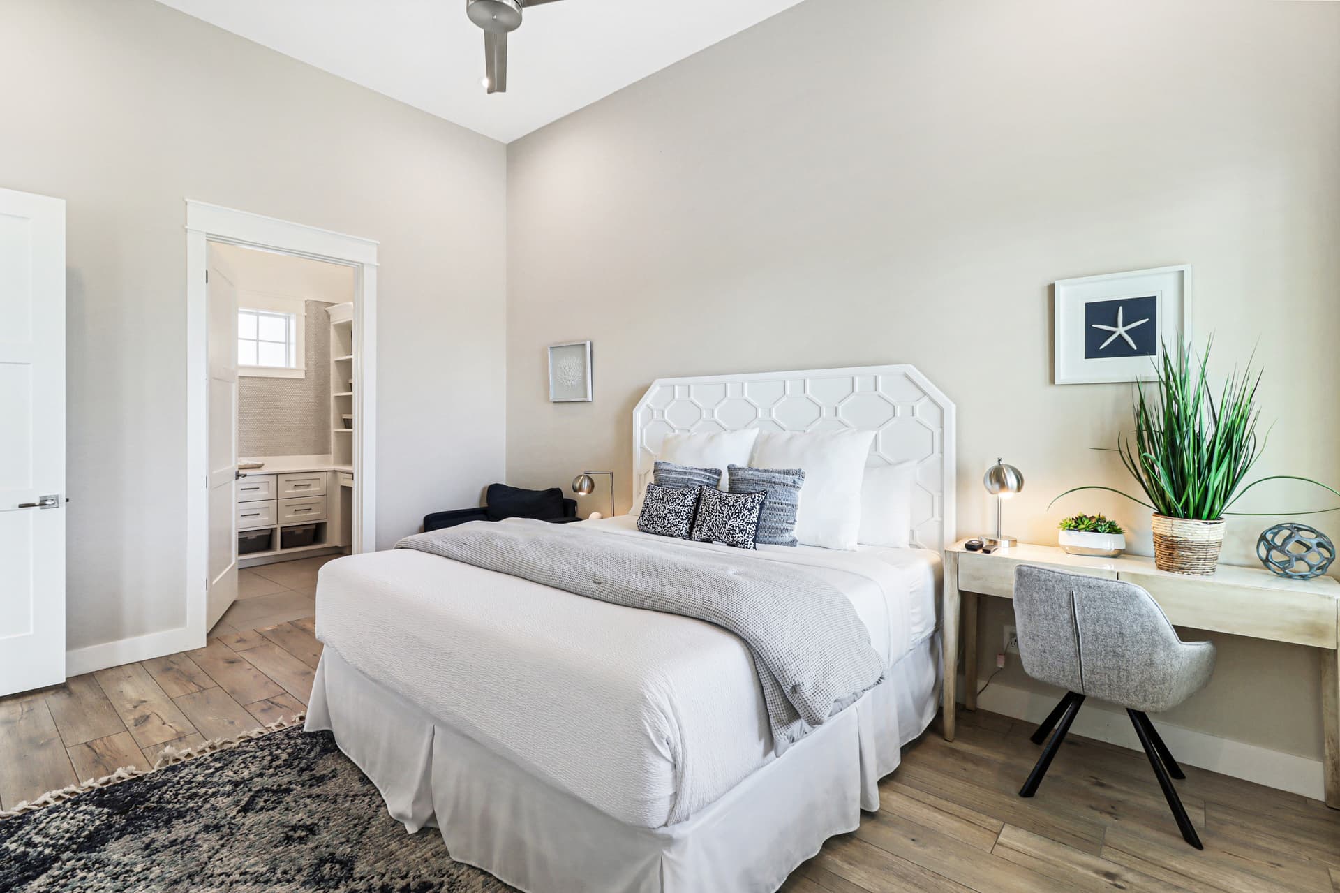 Pelican's Perch - Image 12