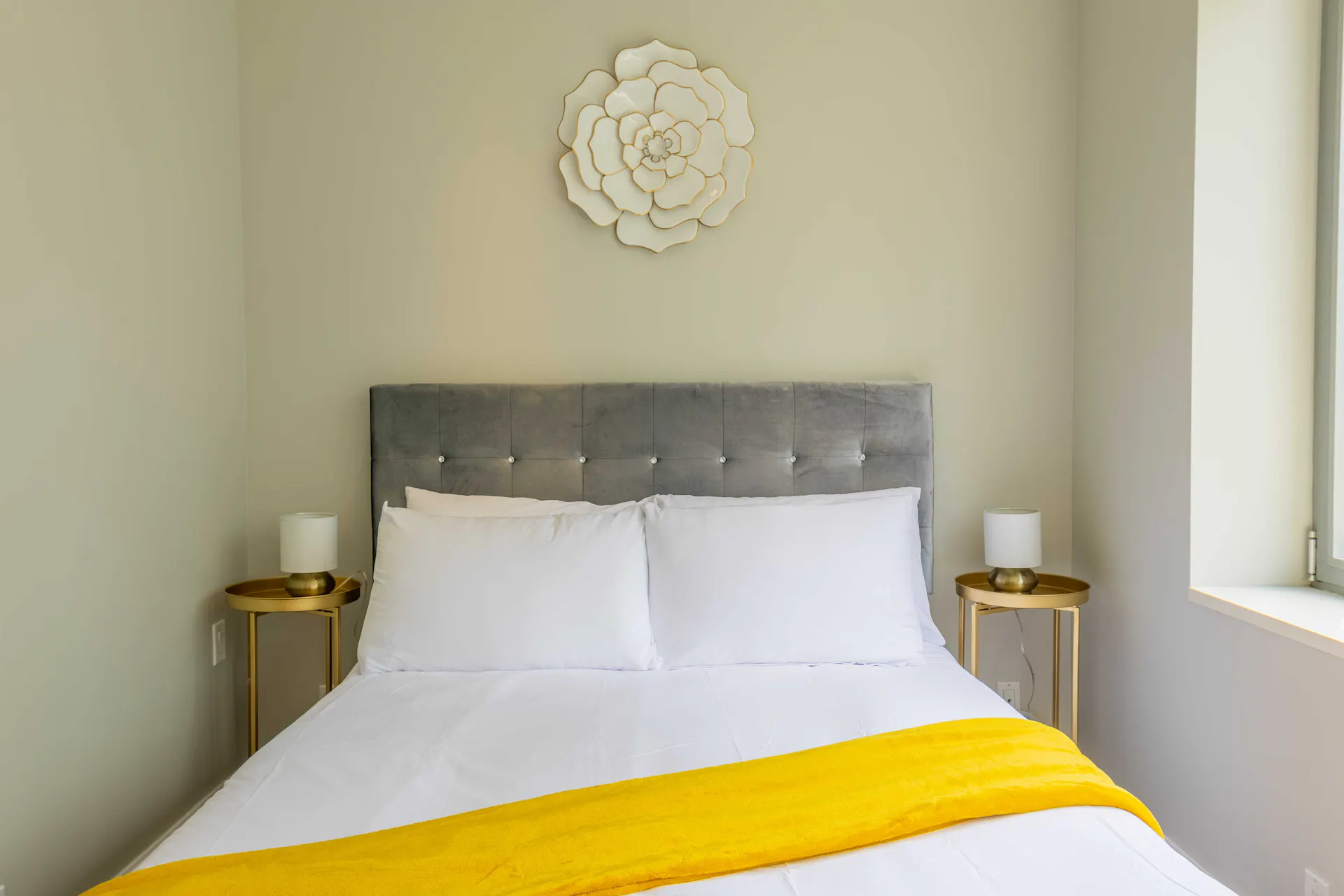 Gotham House III - Image 16