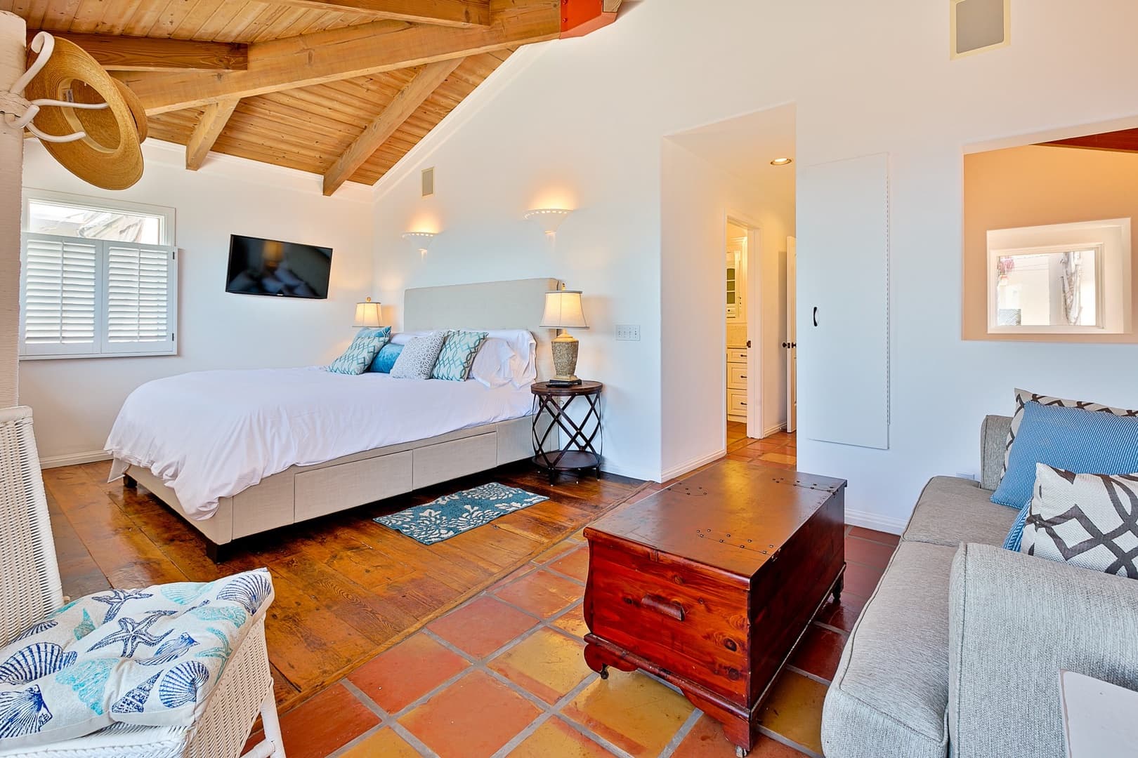 Spanish Palms Home - Image 13