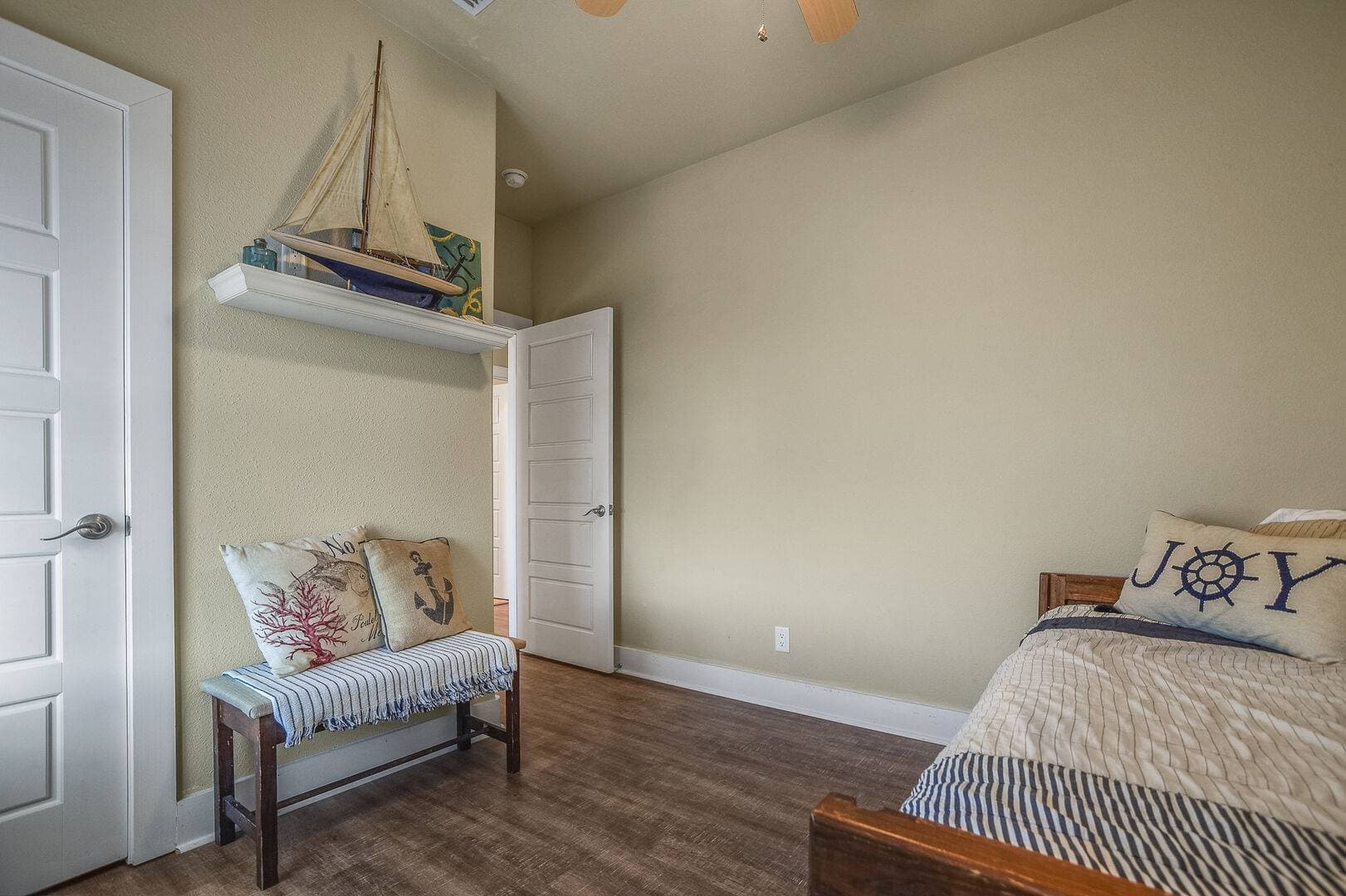 Gone Coastal House - Image 39