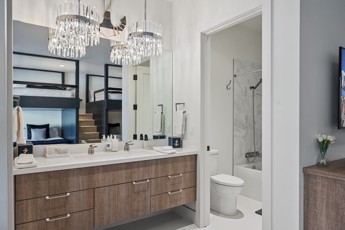 Quicksilver Haus - Image 63