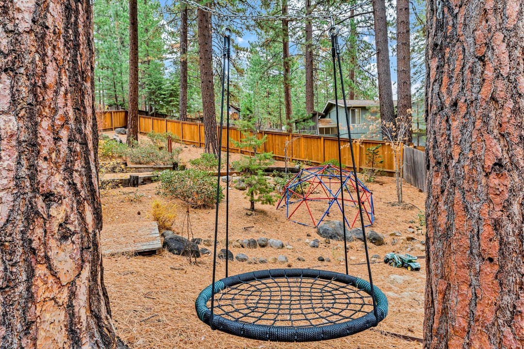 Upscale Incline Village Home - Image 34