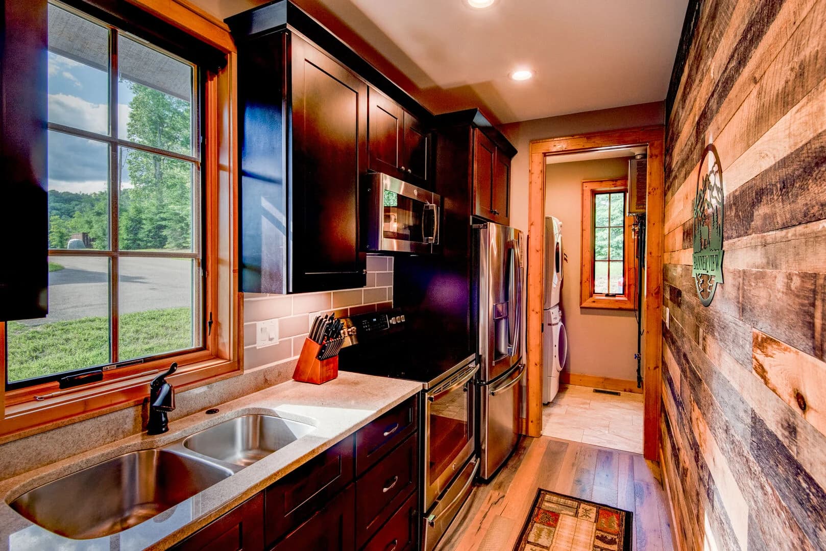 Banner View - Image 19