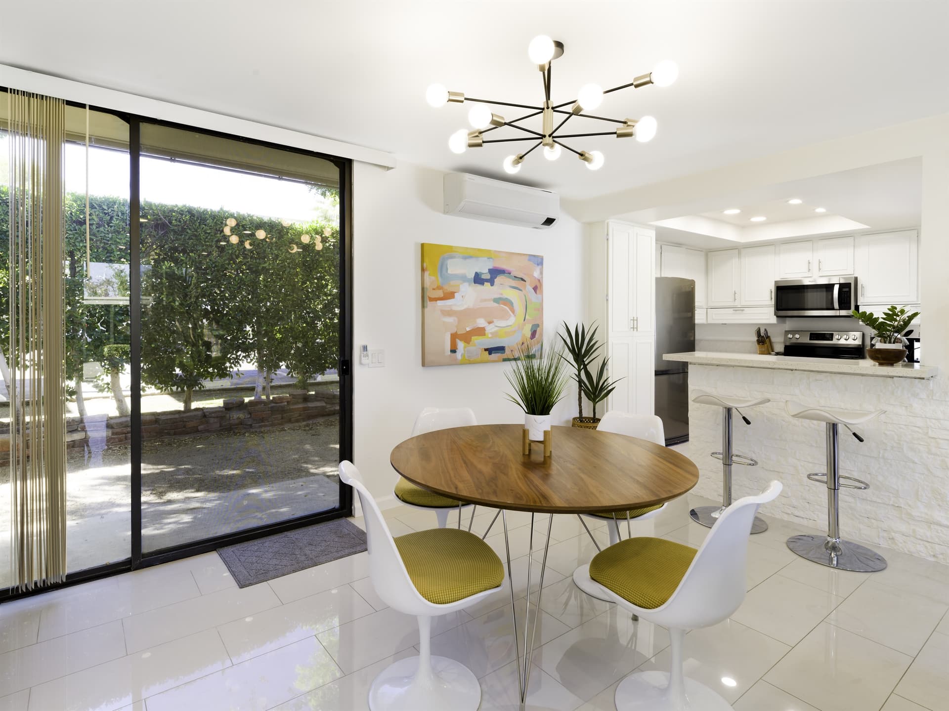 Bamboo Bungalow - Image 4