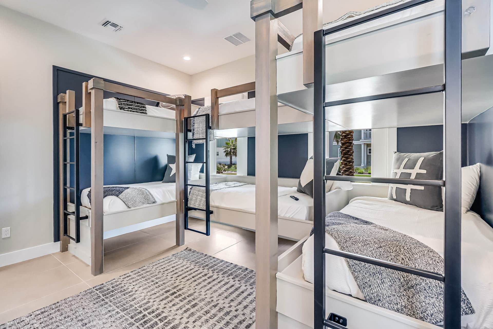 Palmilla's Sunset - Image 13