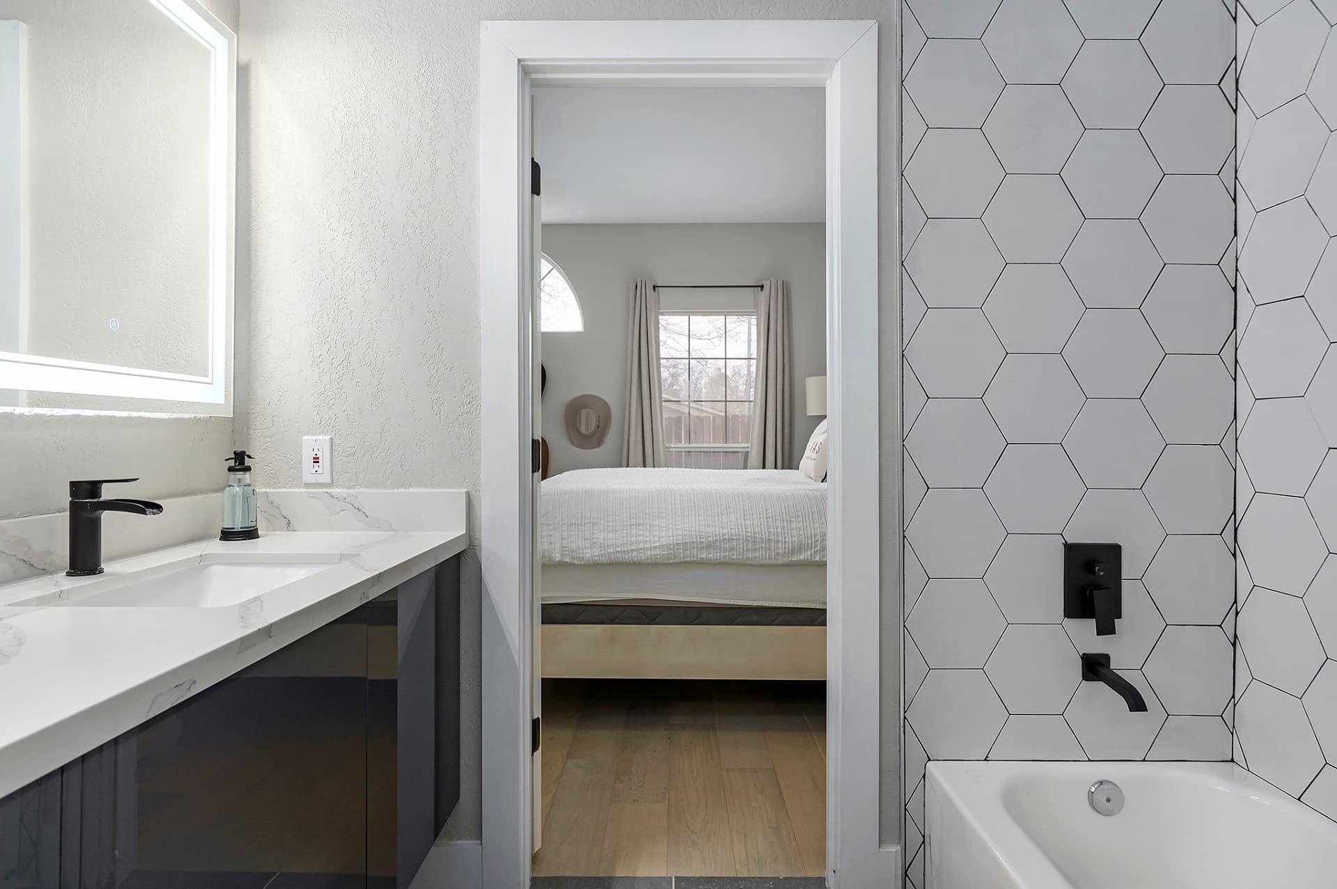 Modern Cowboy - Image 26