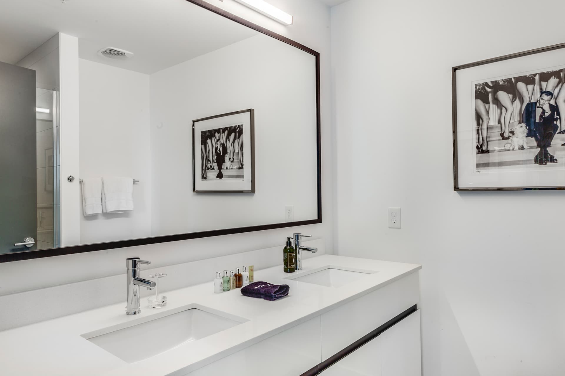 Moody Blues - Image 21