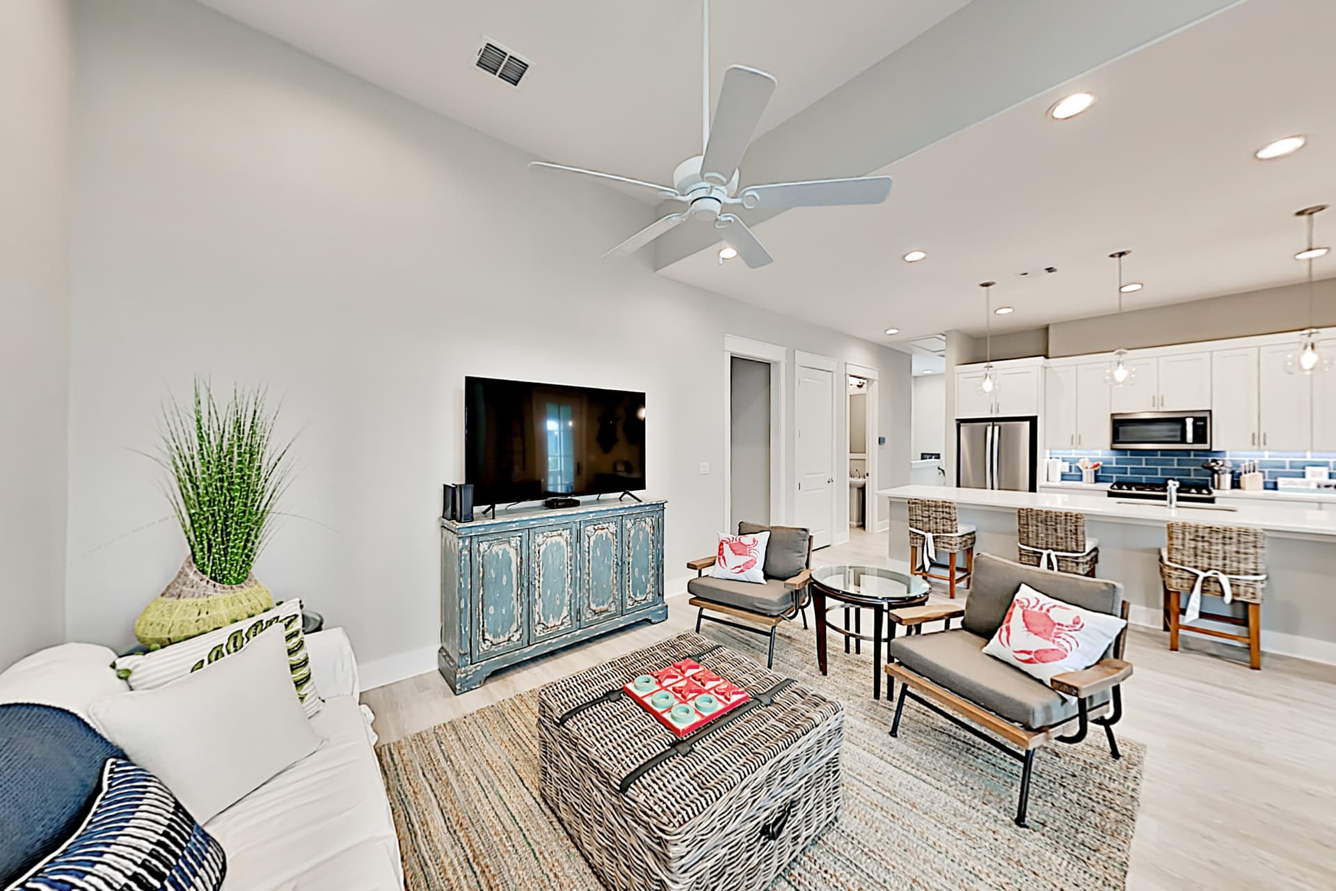 Crab Manor - Image 2