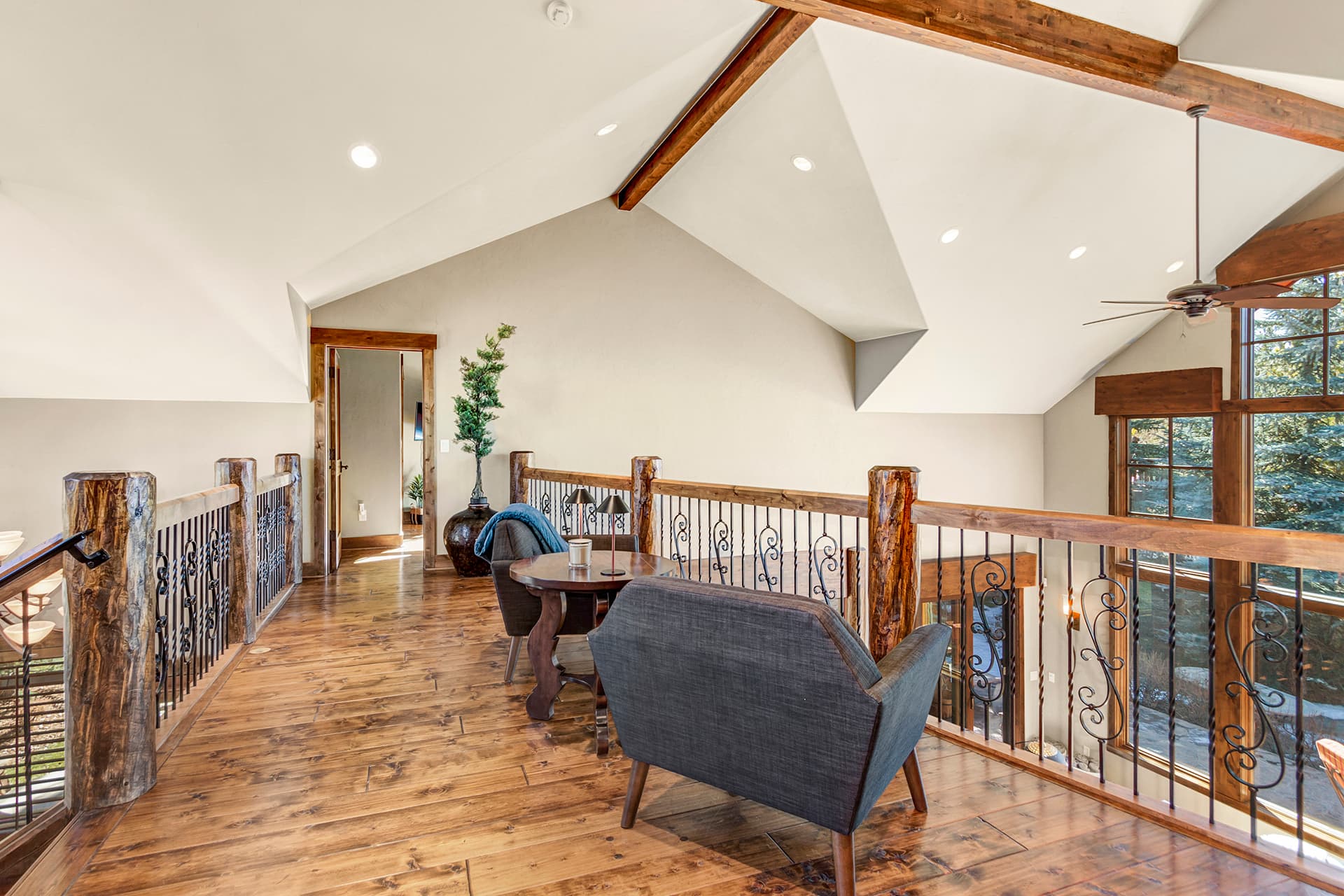 Twin Peaks Lodge - Image 20