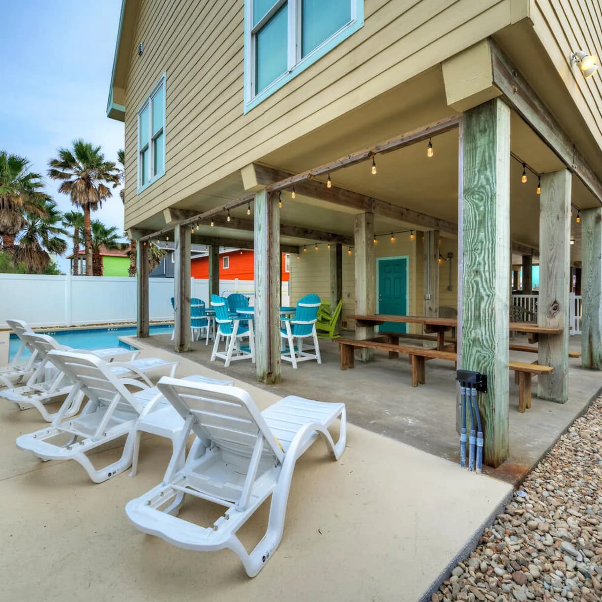 Moxy's Beach House - Image 58