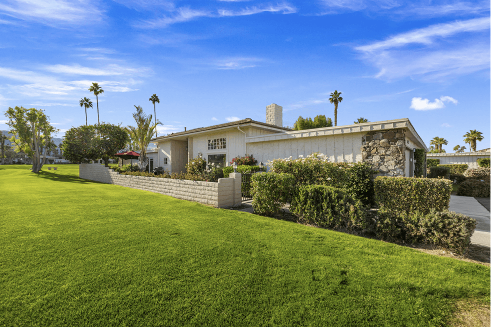 Wells in La Rocca - Image 94