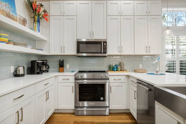 Connecticut Yankee - Image 9