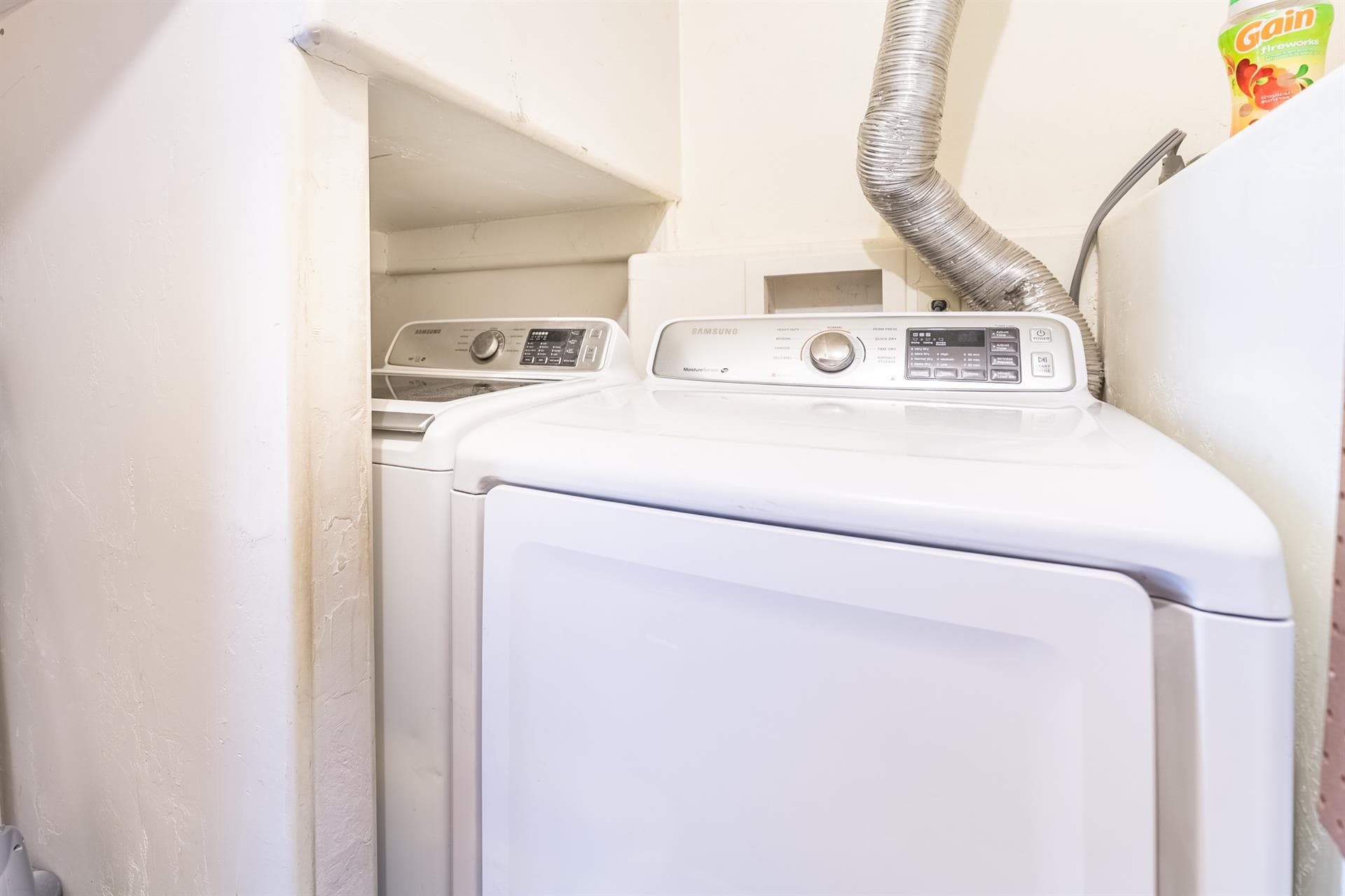 Rasor Court House - Image 14