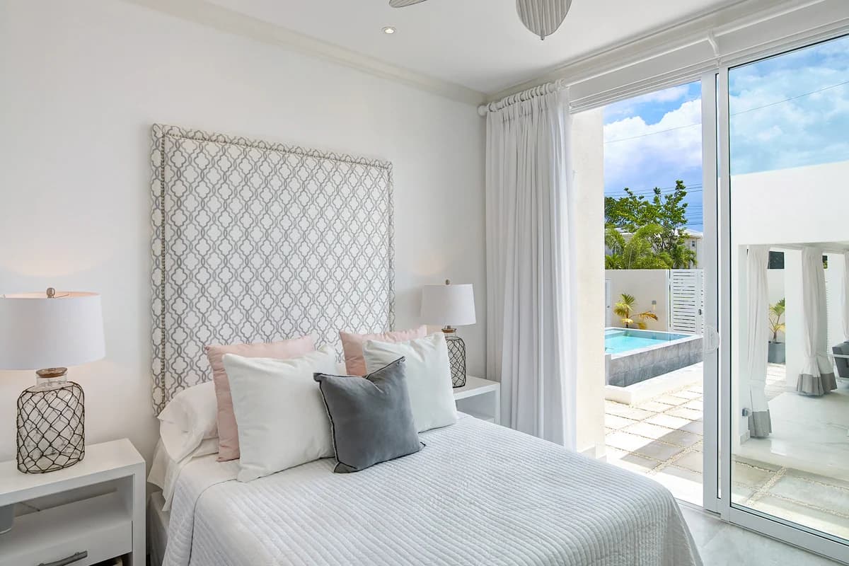 Footprints South - Image 6