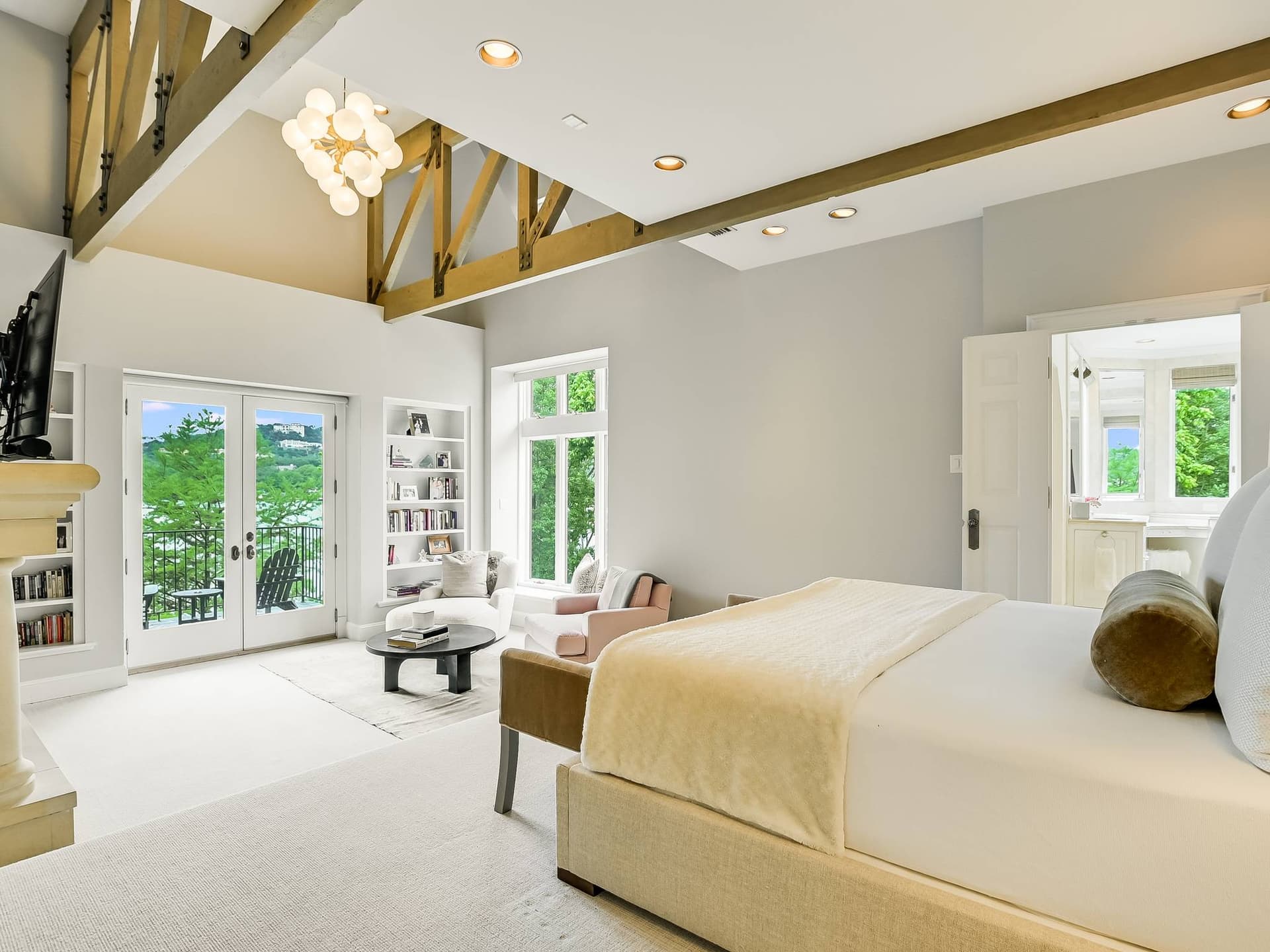 Manor on Lake Austin - Image 30