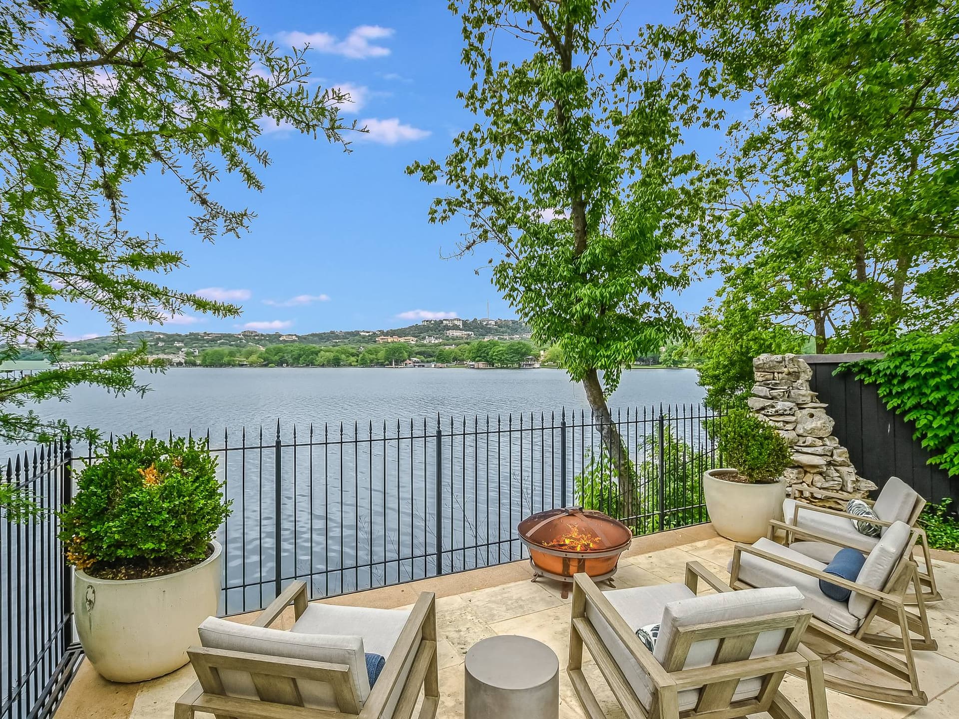 Manor on Lake Austin - Image 13