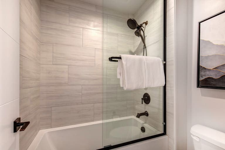 Hideout Hideaway - Image 32