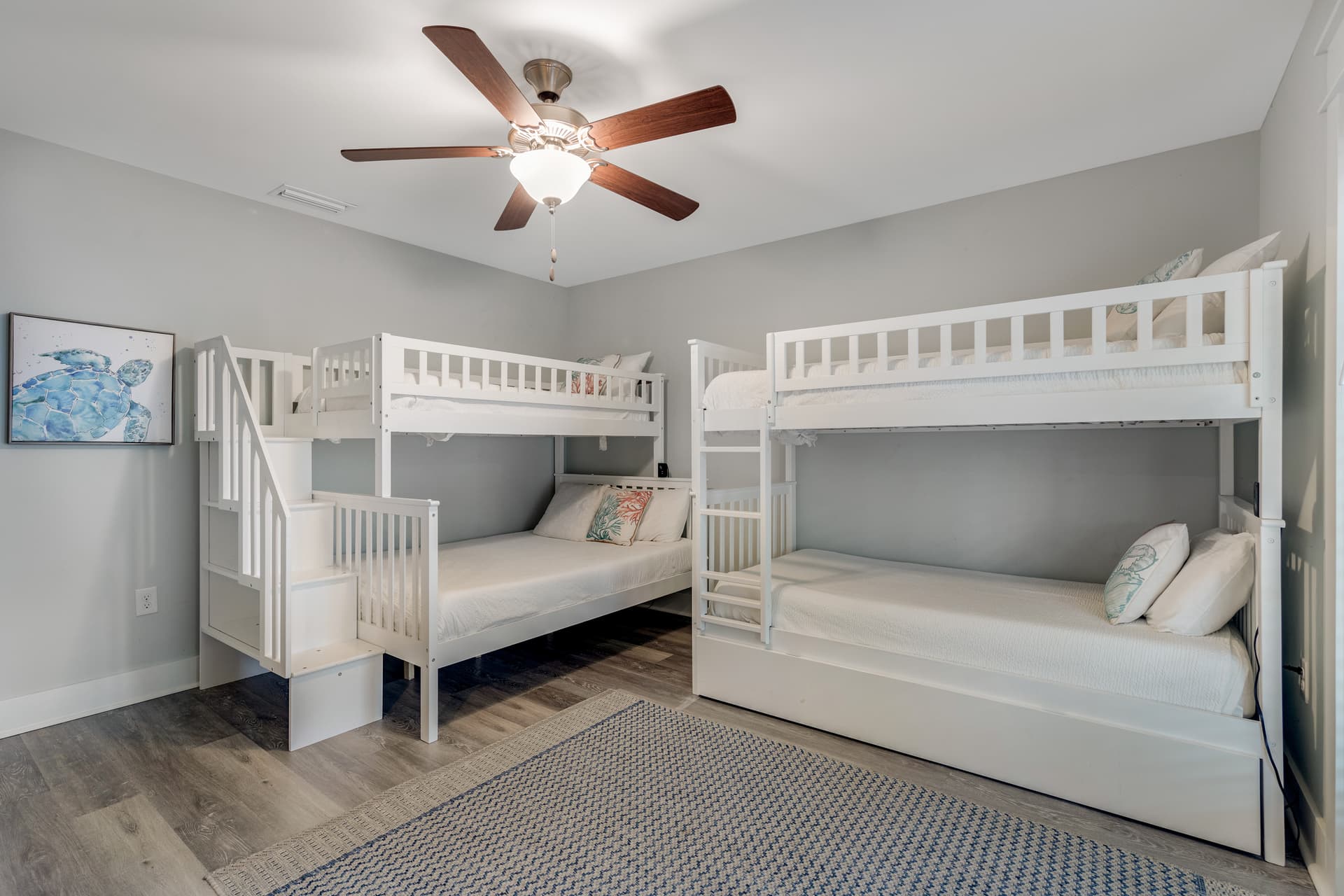 Porches N' Paradise House - Image 16