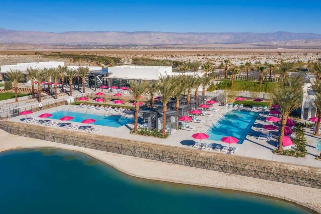 Majestic Mountain View - Image 3